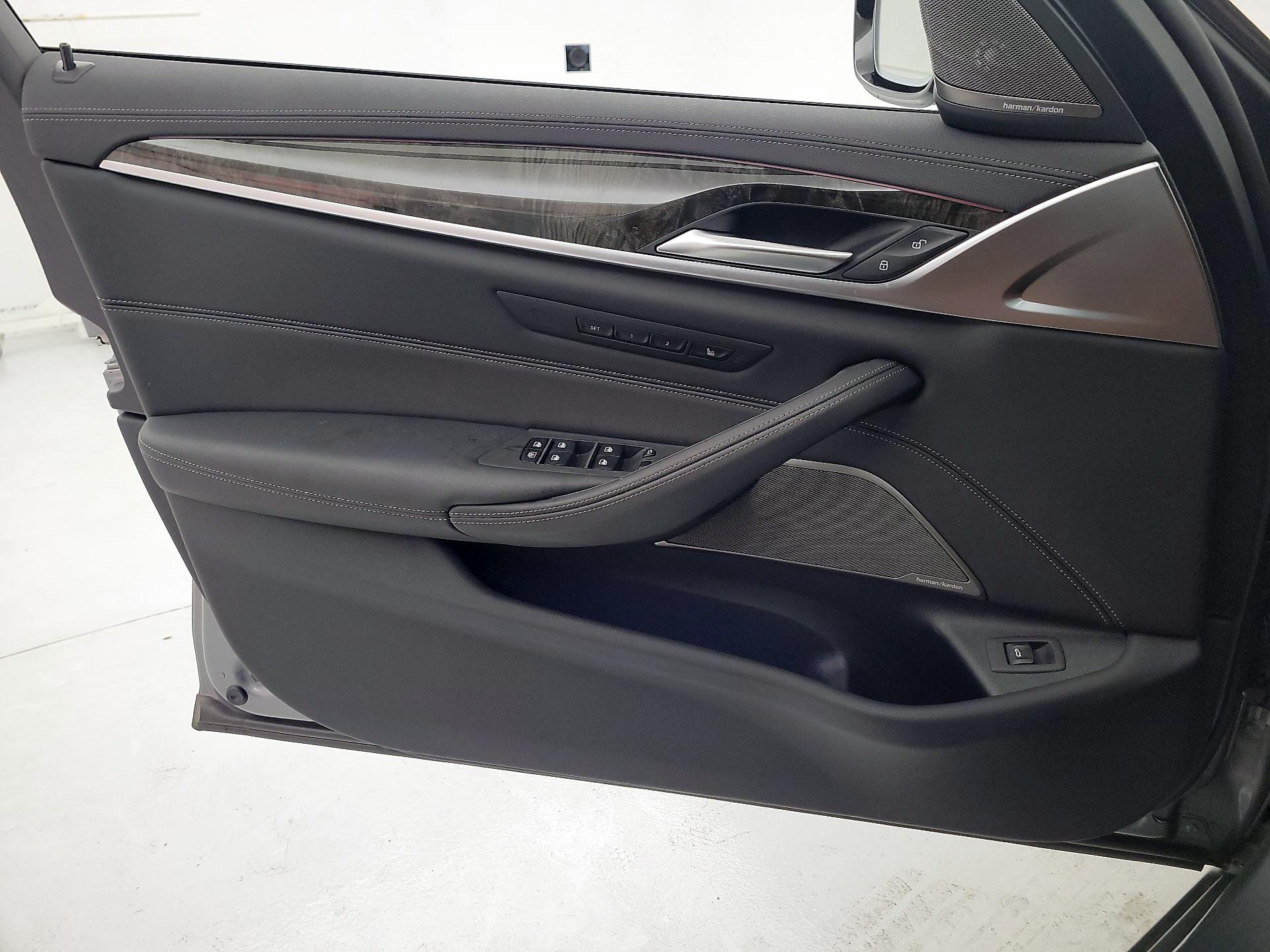 Thumbnail: 2023 BMW 5 Series - 12