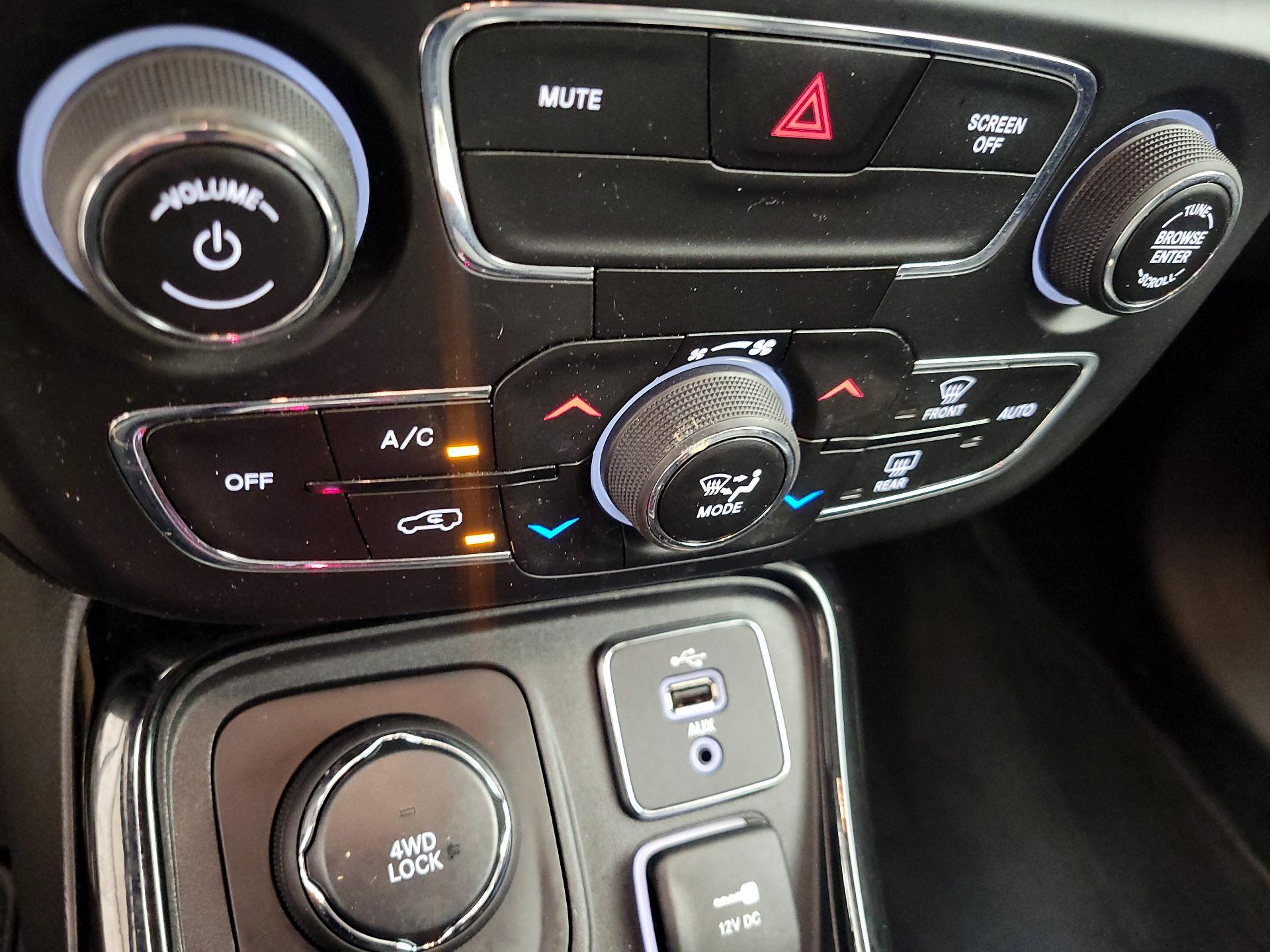 Thumbnail: 2018 Jeep Compass - 14