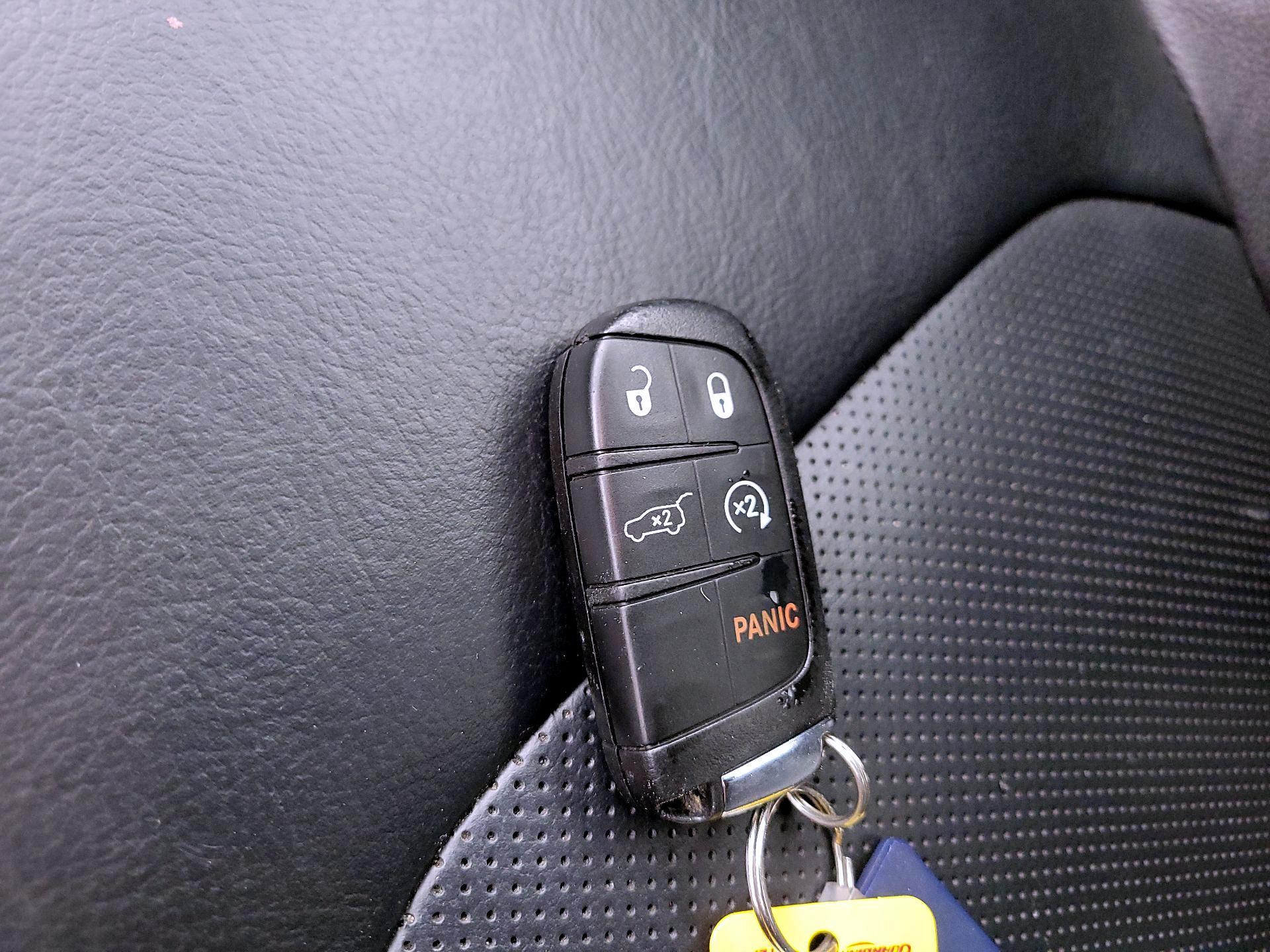 Thumbnail: 2018 Jeep Compass - 18