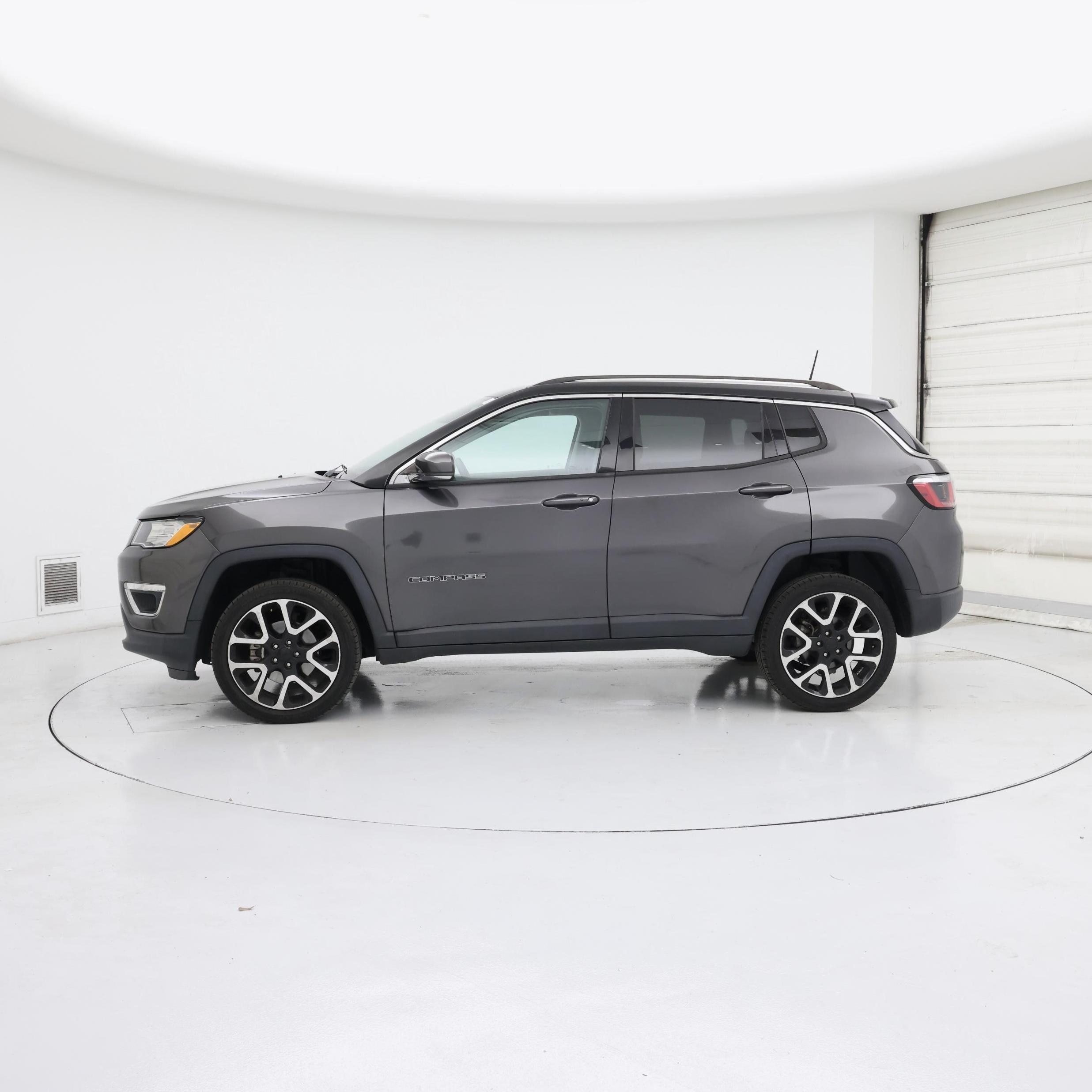 Thumbnail: 2018 Jeep Compass - 3