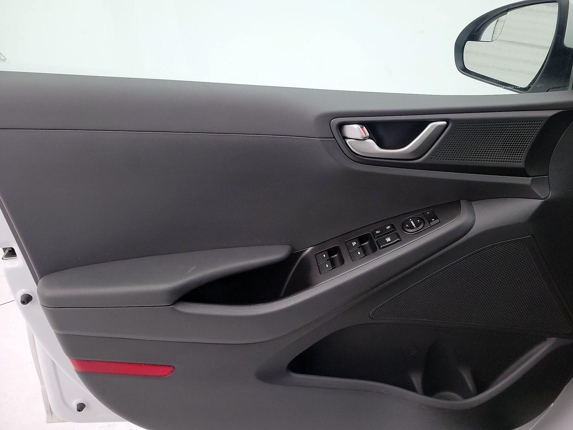 Thumbnail: 2019 Hyundai Ioniq - 12