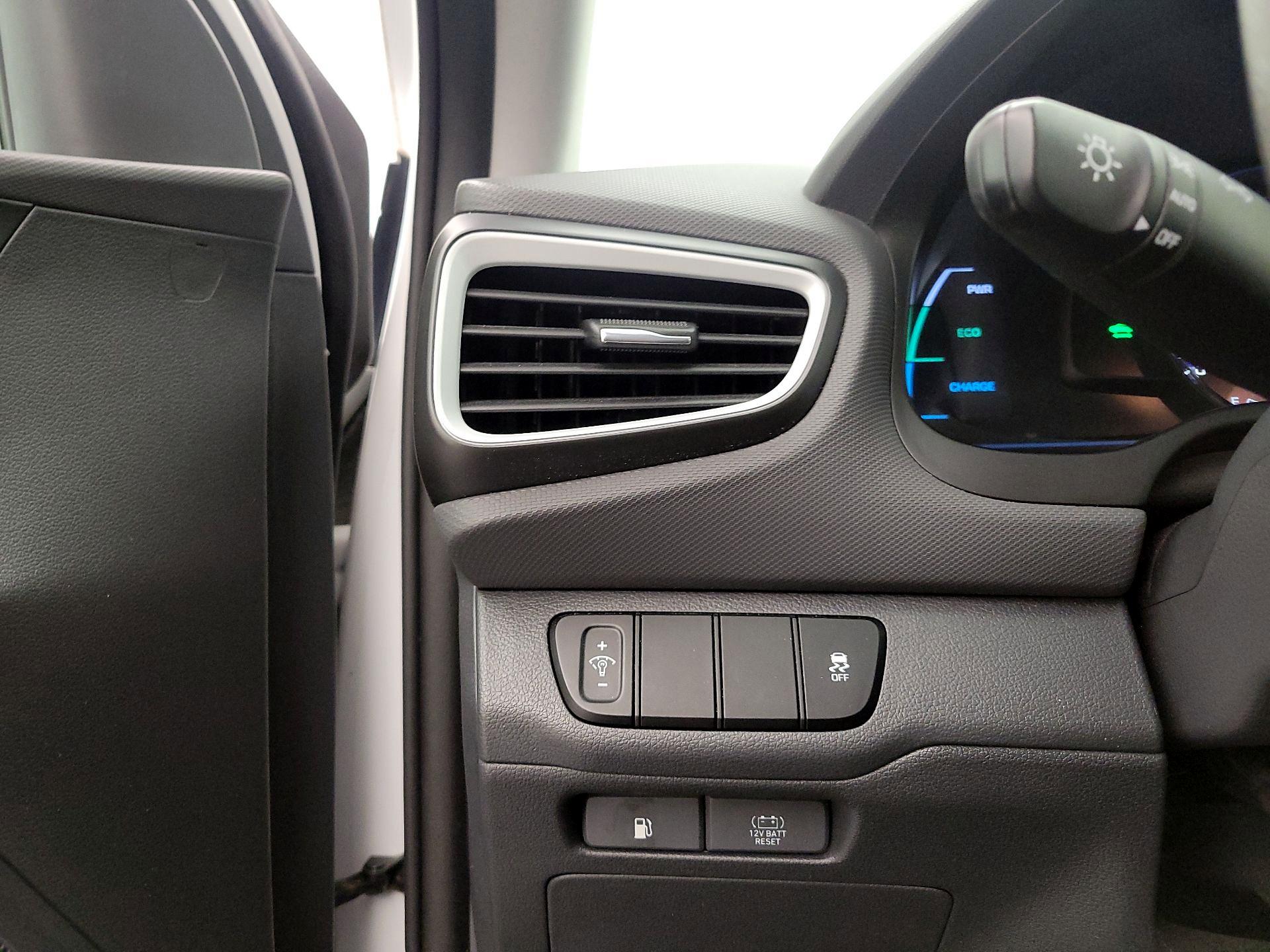 Thumbnail: 2019 Hyundai Ioniq - 13