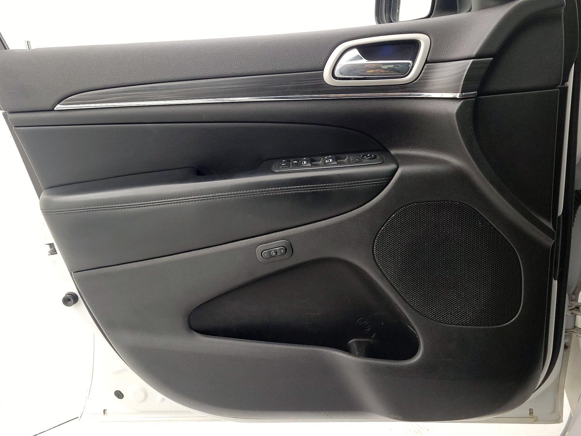 Thumbnail: 2020 Jeep Grand Cherokee - 12