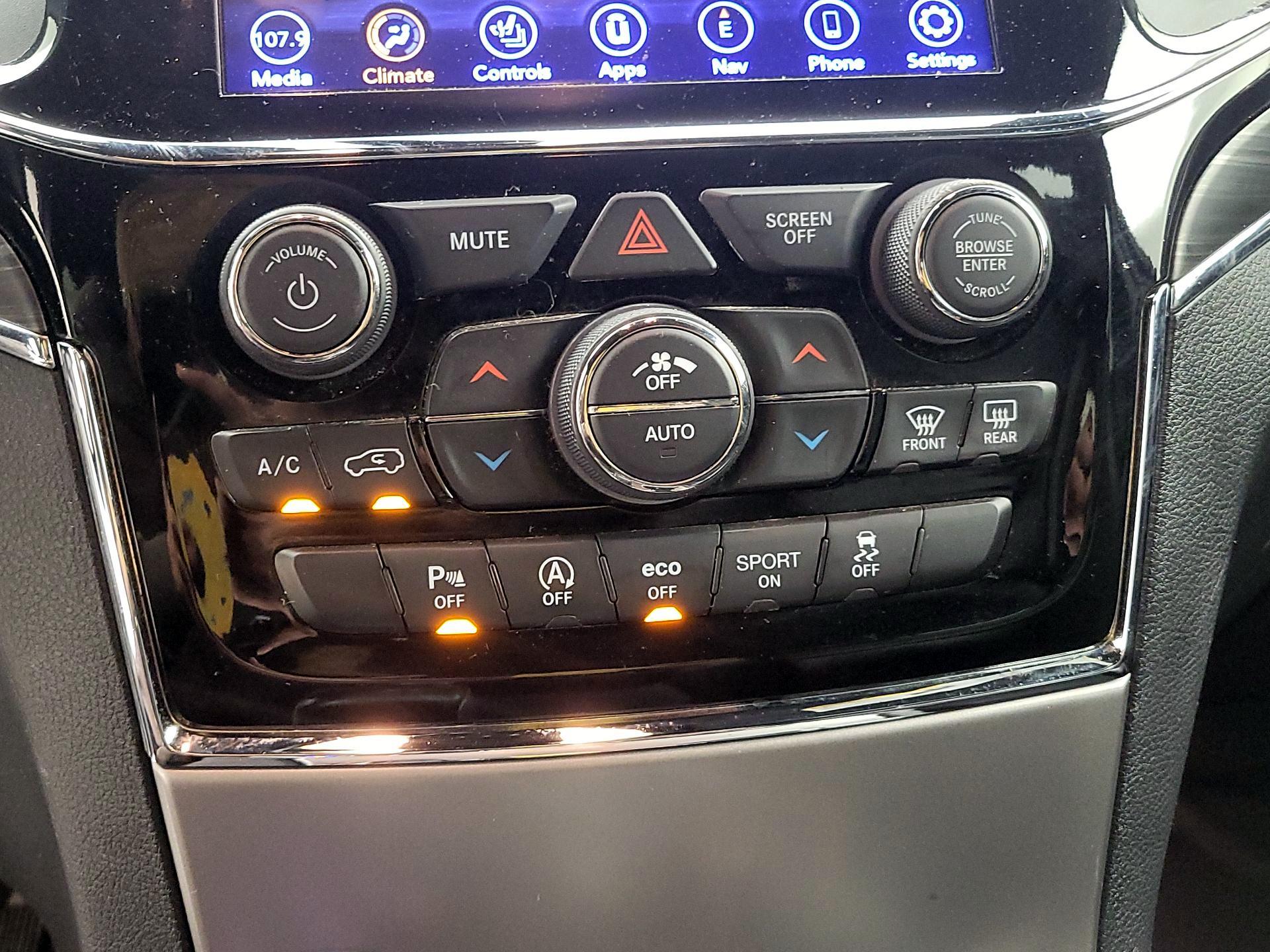 Thumbnail: 2020 Jeep Grand Cherokee - 16