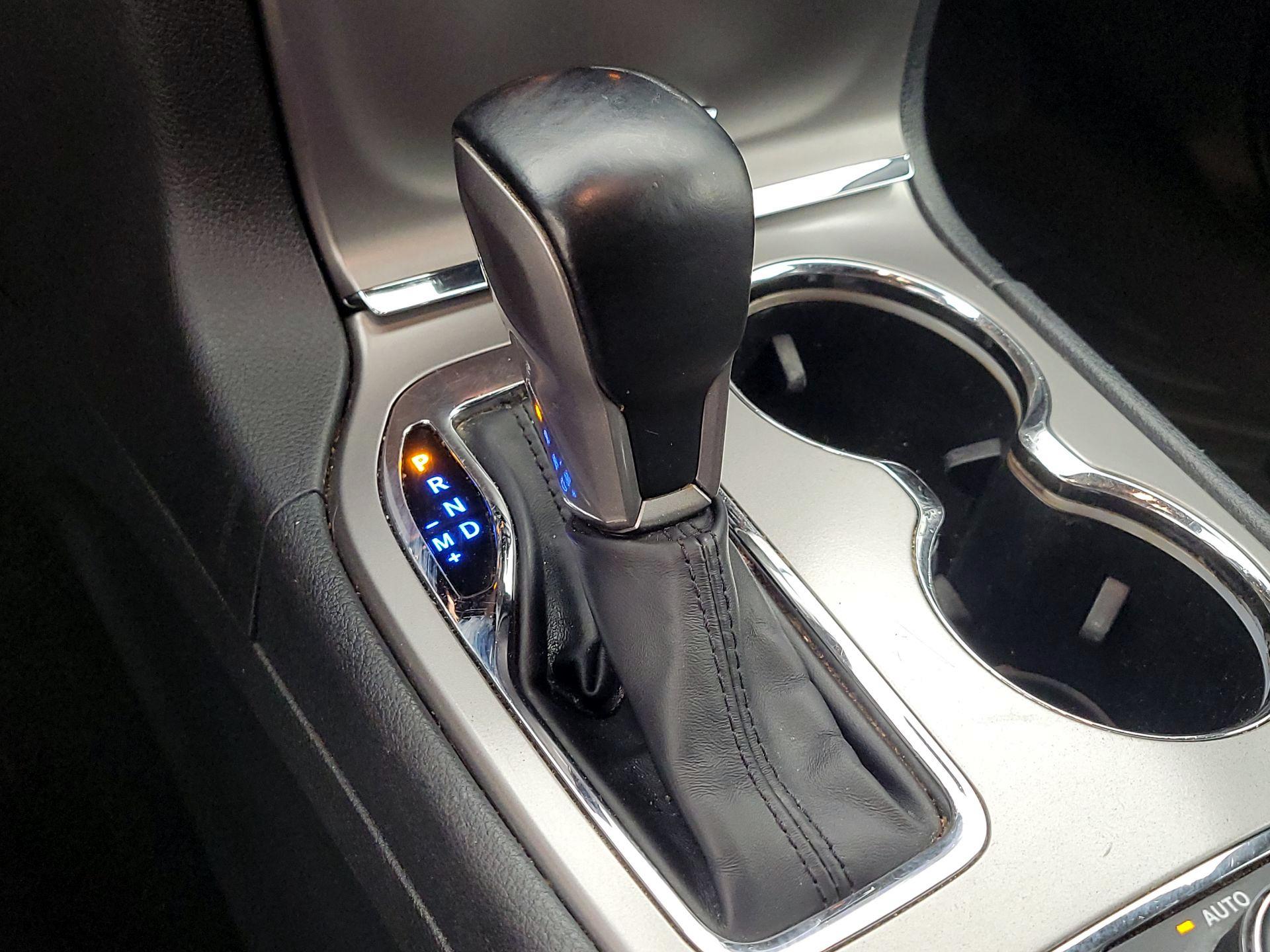 Thumbnail: 2020 Jeep Grand Cherokee - 17