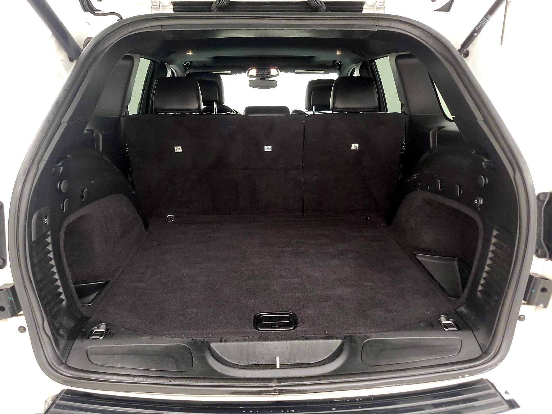 Thumbnail: 2020 Jeep Grand Cherokee - 20