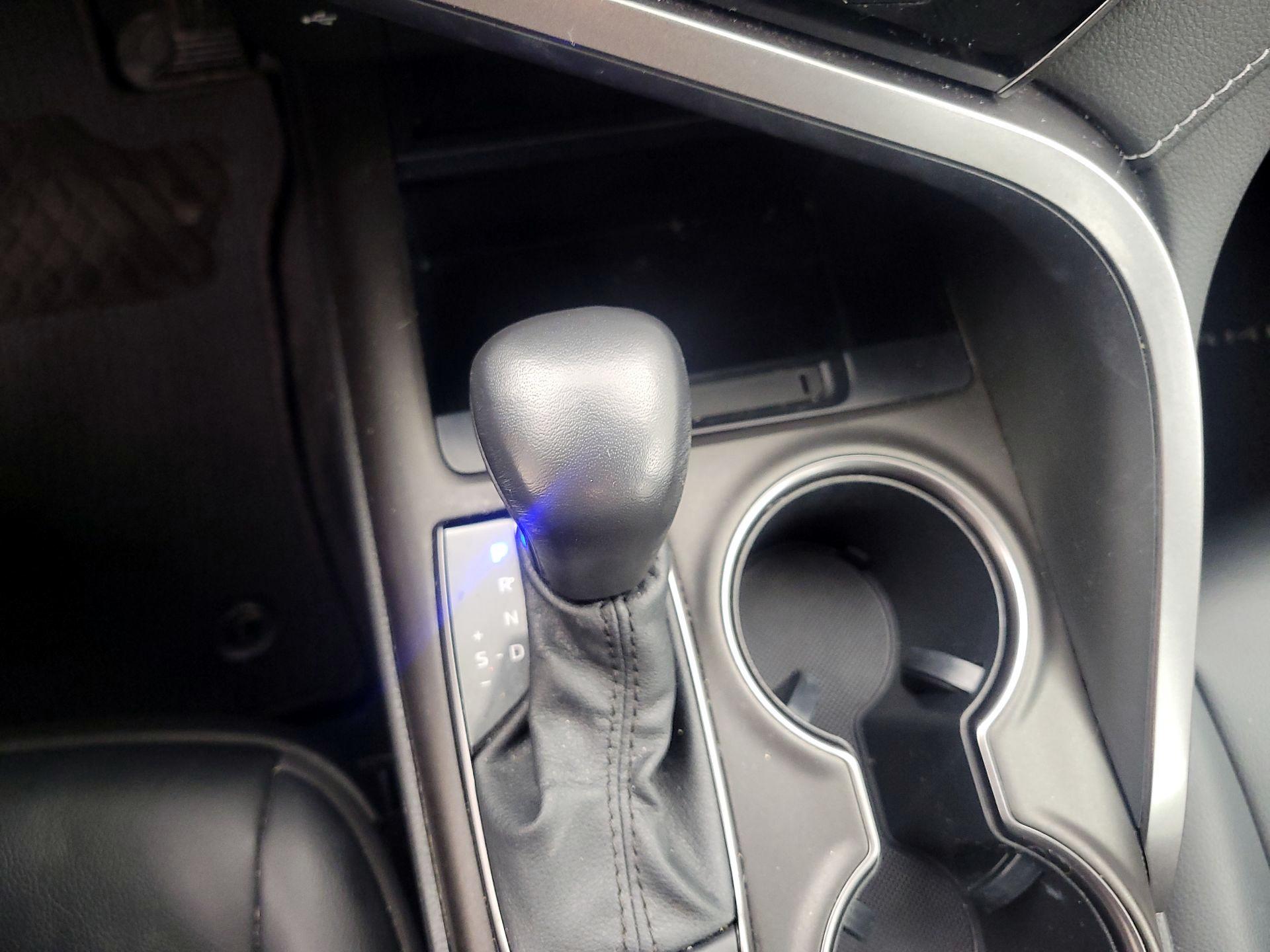 Thumbnail: 2022 Toyota Camry - 17