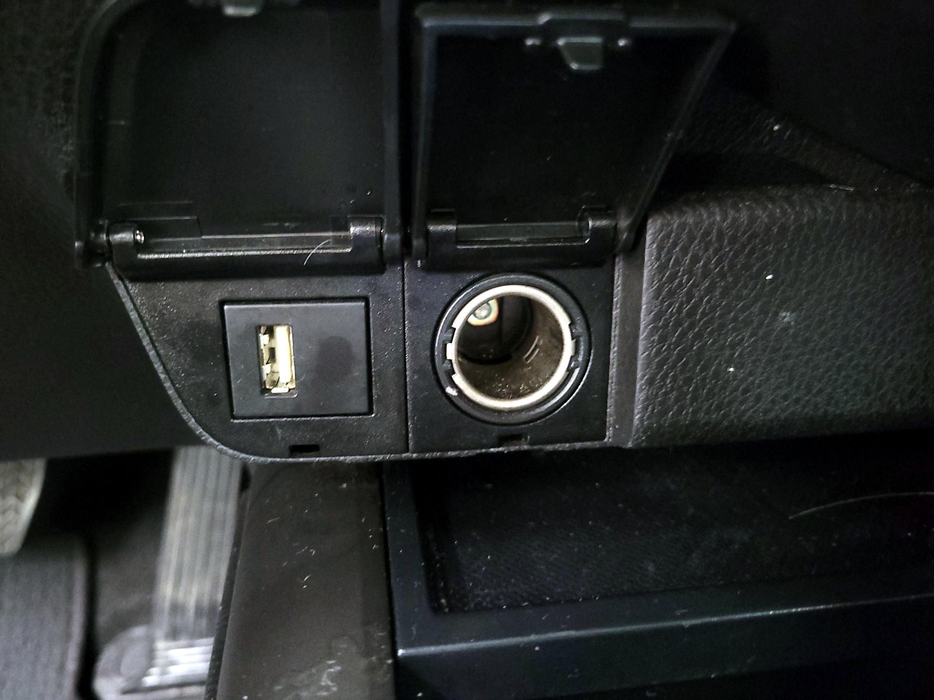 Thumbnail: 2022 Toyota Camry - 18