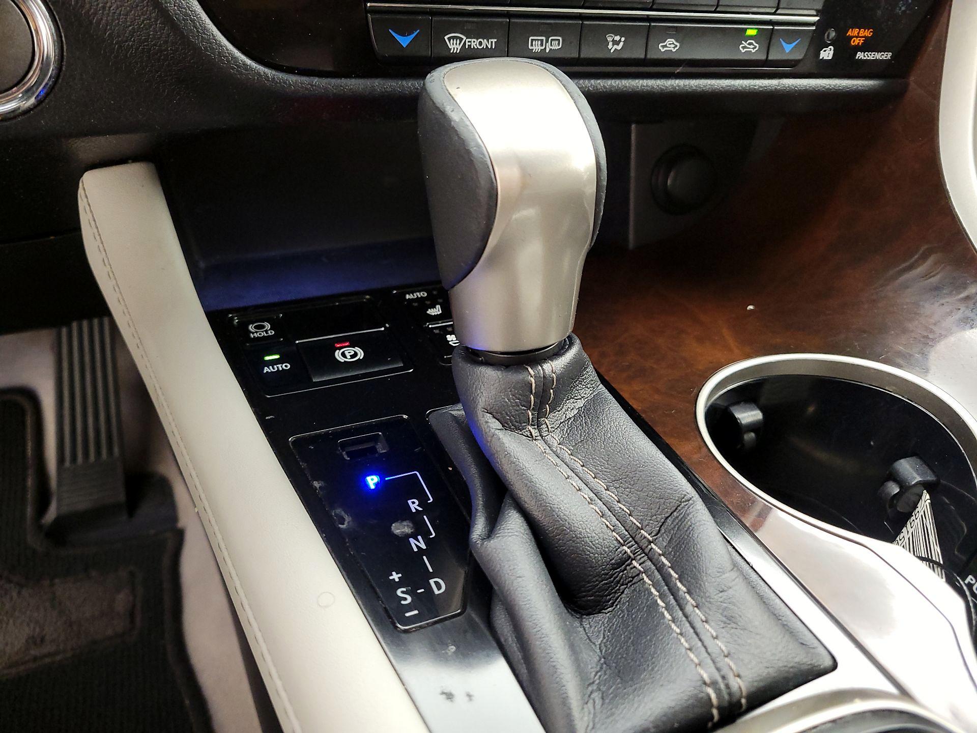 Thumbnail: 2016 Lexus RX - 17