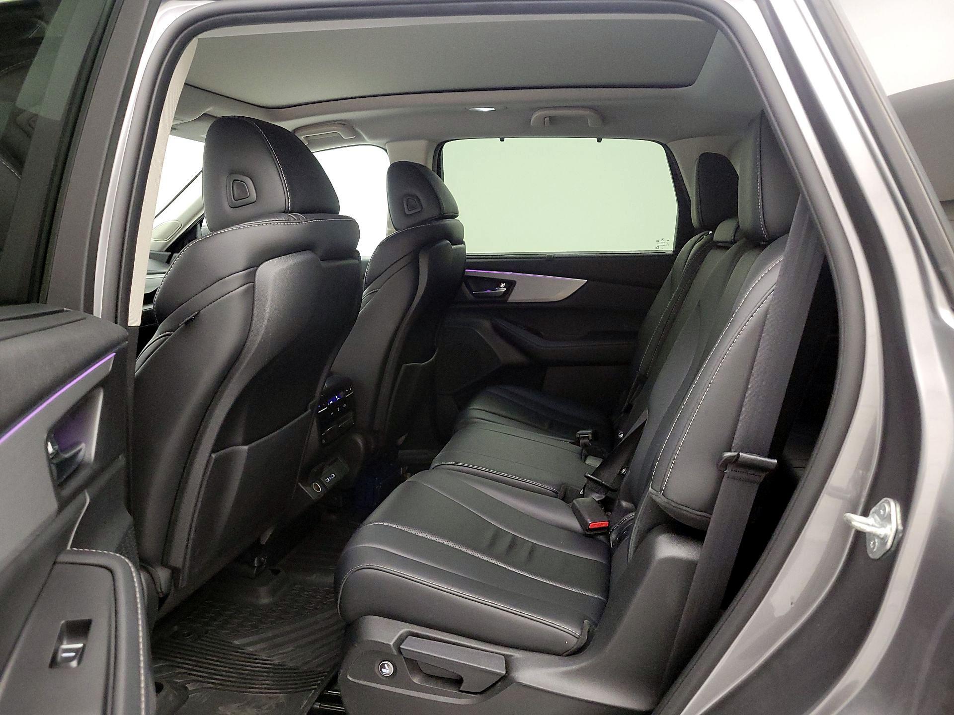 Thumbnail: 2023 Acura MDX - 19