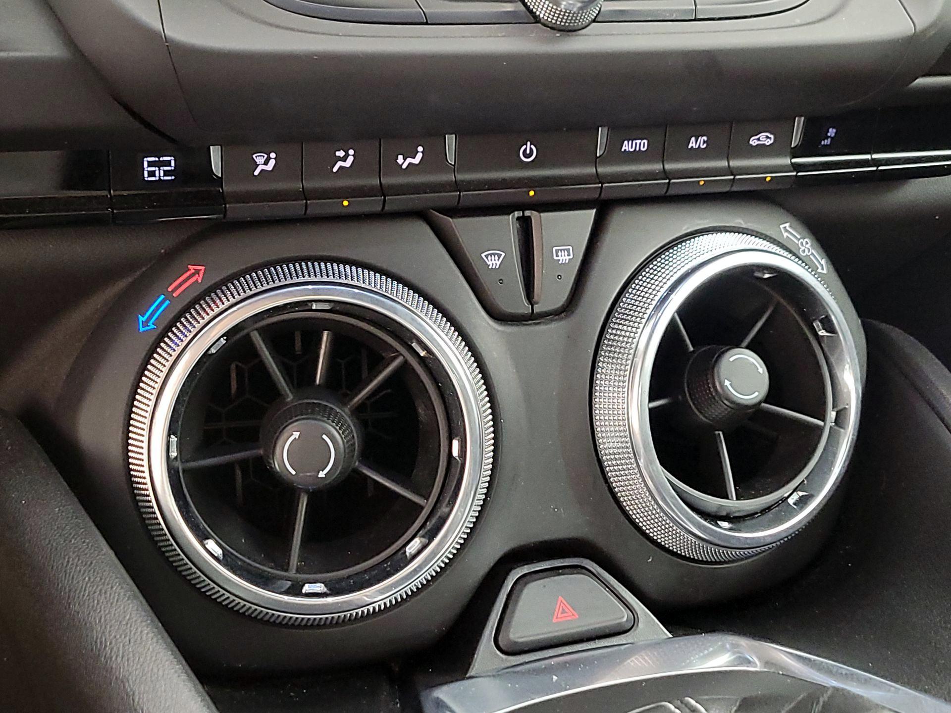 Thumbnail: 2019 Chevrolet Camaro - 16