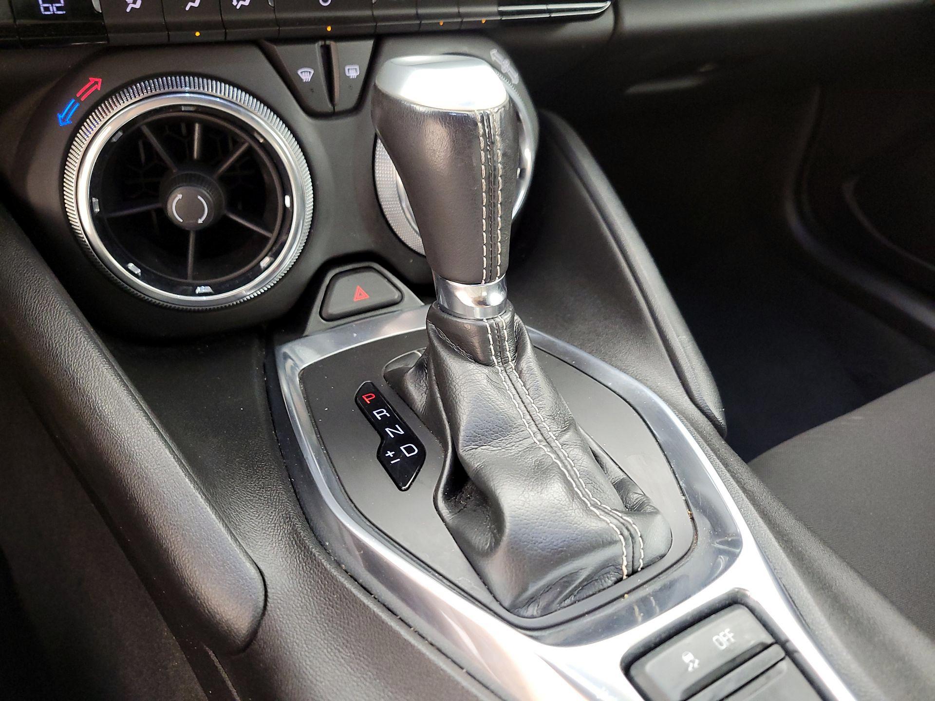 Thumbnail: 2019 Chevrolet Camaro - 17