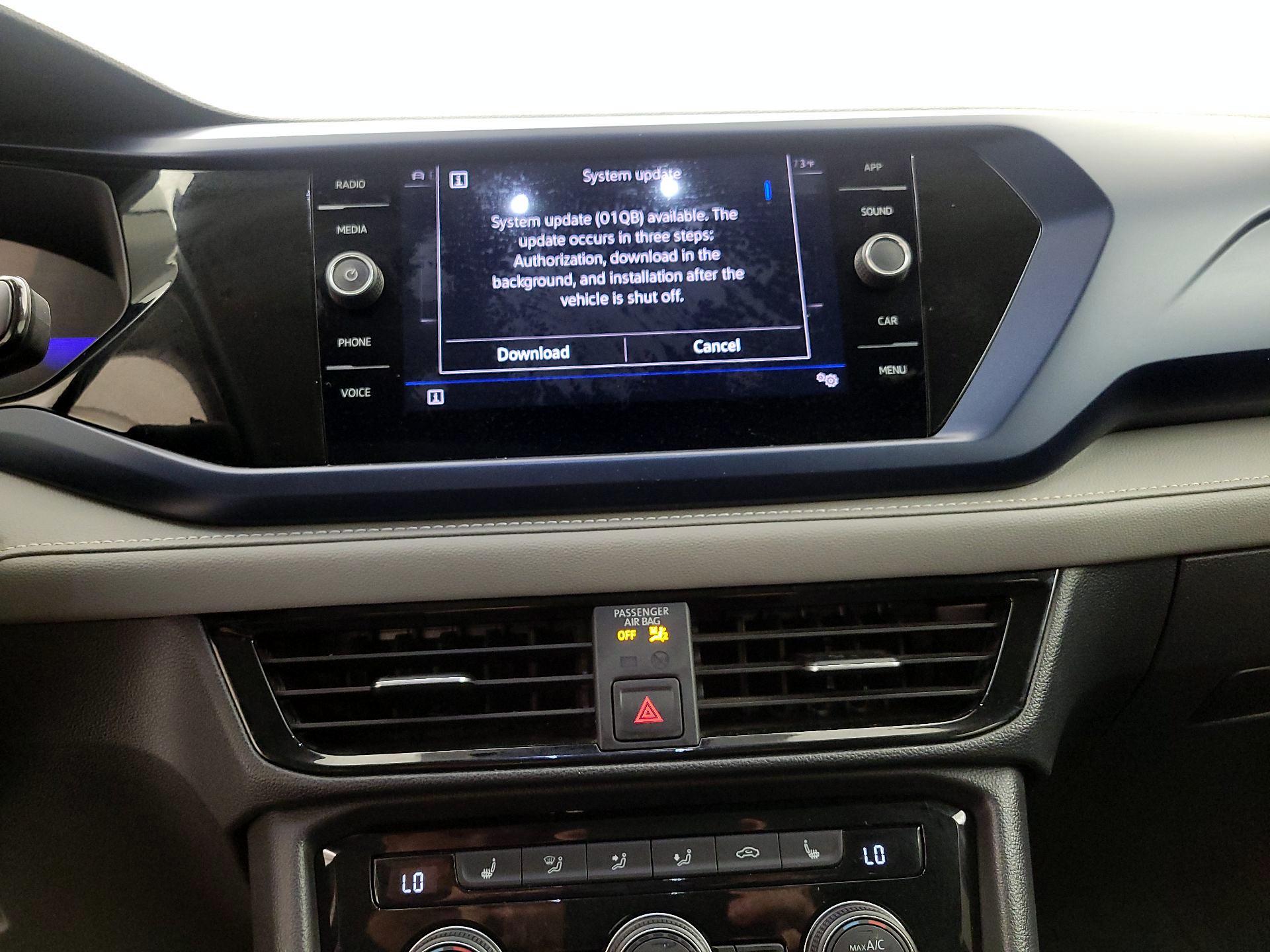 Thumbnail: 2024 Volkswagen Taos - 15