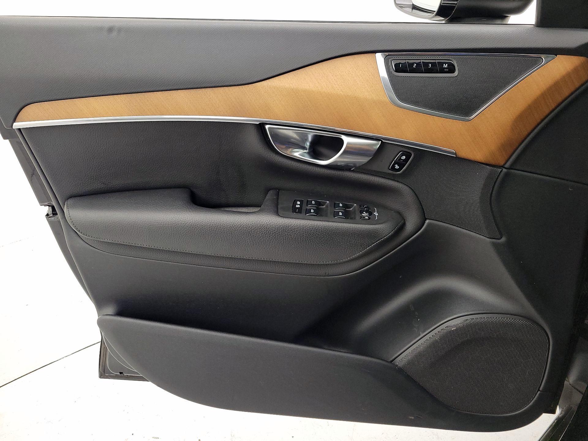 Thumbnail: 2021 Volvo XC90 - 12