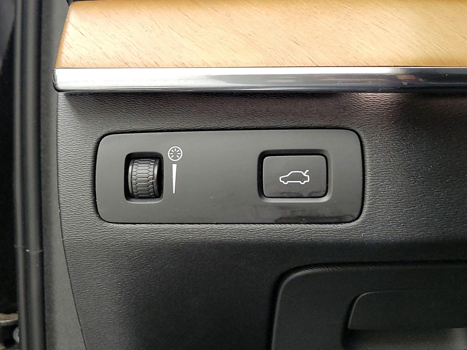 Thumbnail: 2021 Volvo XC90 - 13