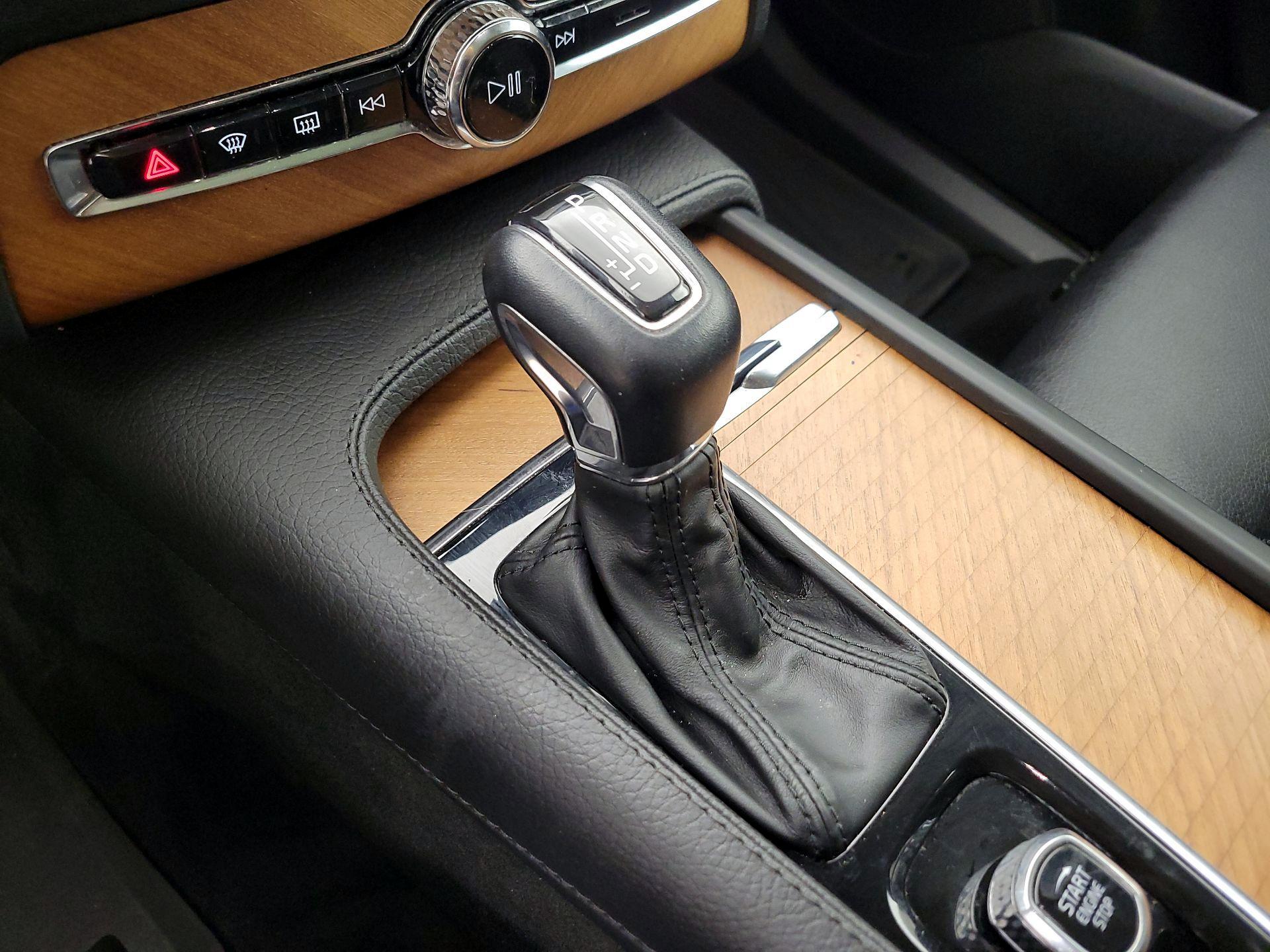 Thumbnail: 2021 Volvo XC90 - 17