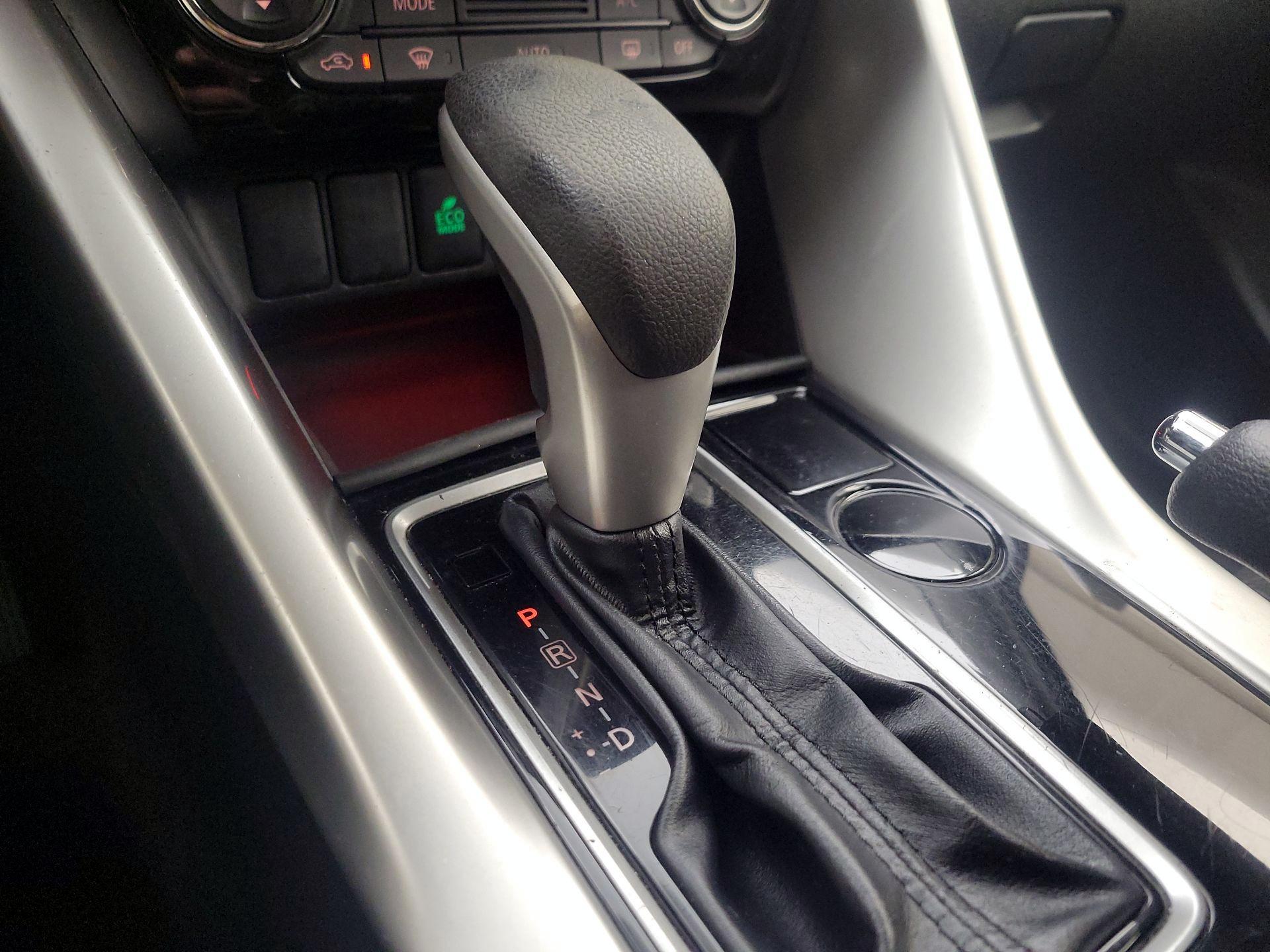 Thumbnail: 2019 Mitsubishi Eclipse Cross - 17