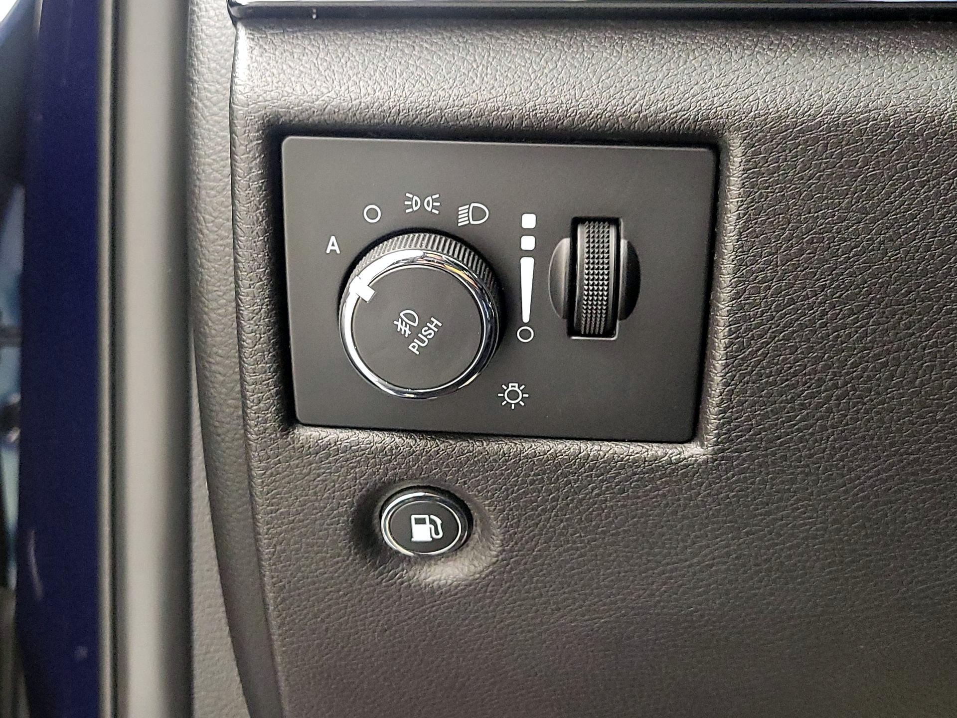 Thumbnail: 2018 Jeep Grand Cherokee - 13