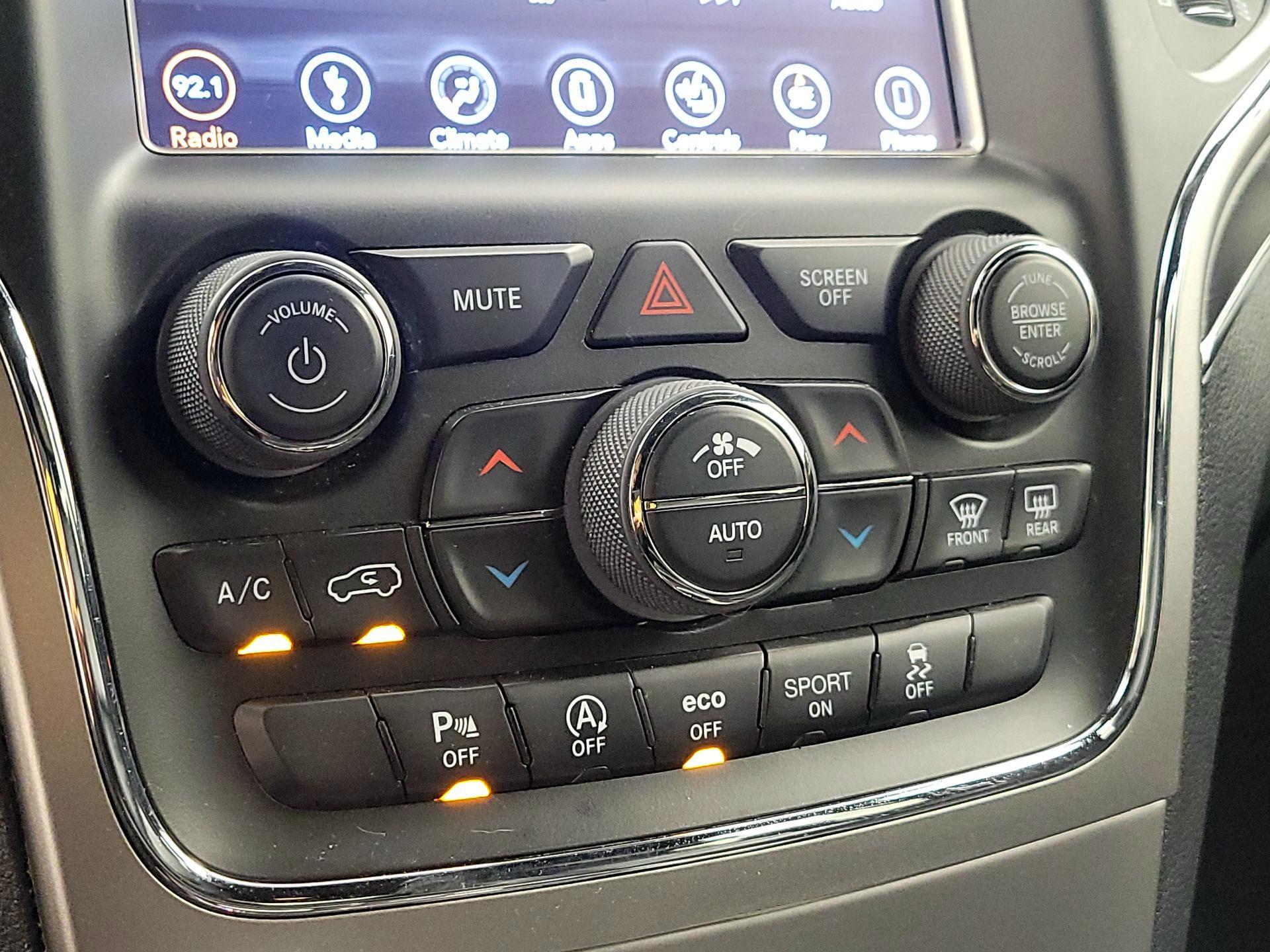 Thumbnail: 2018 Jeep Grand Cherokee - 17