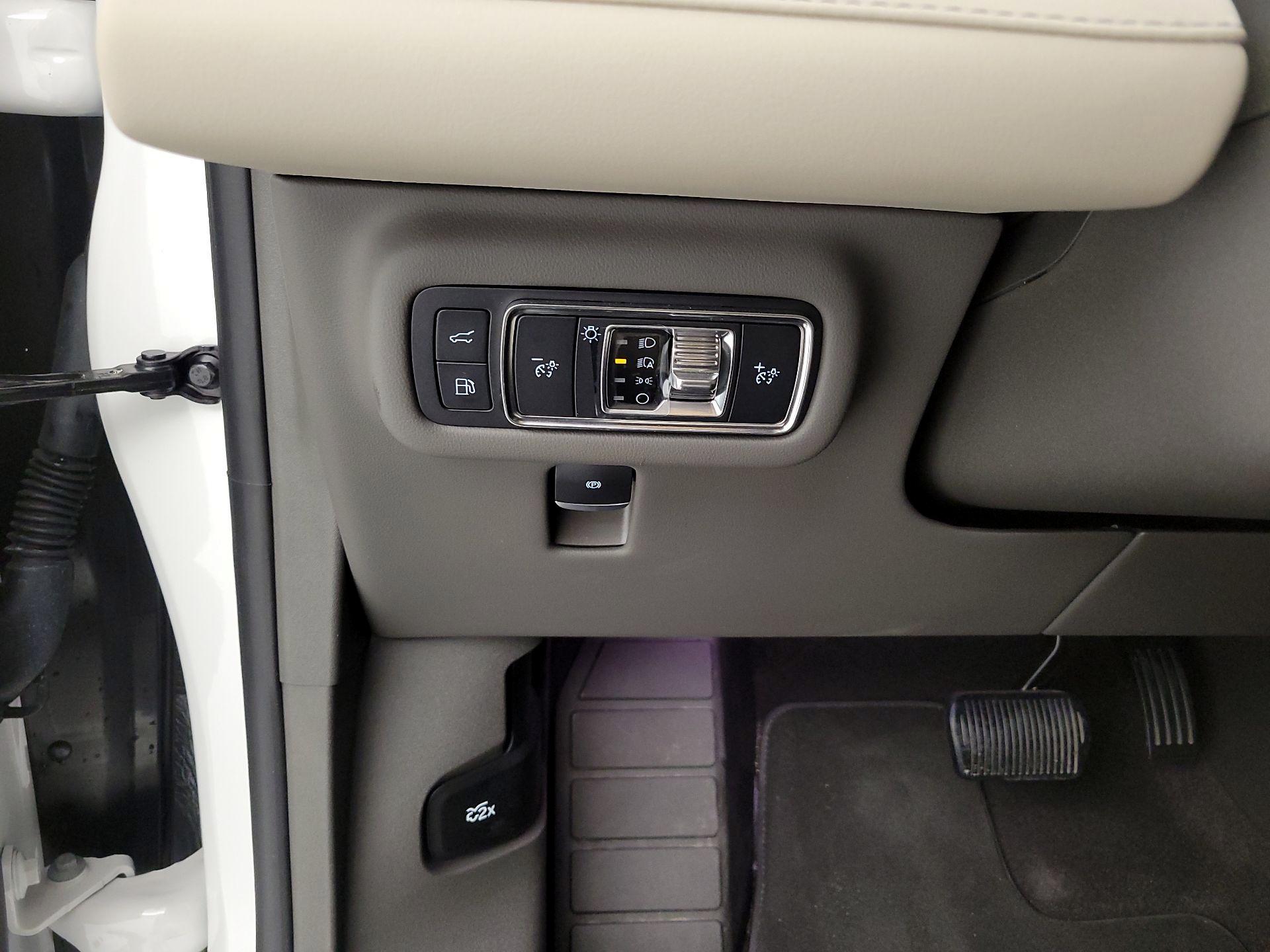 Thumbnail: 2024 Lincoln Nautilus - 13