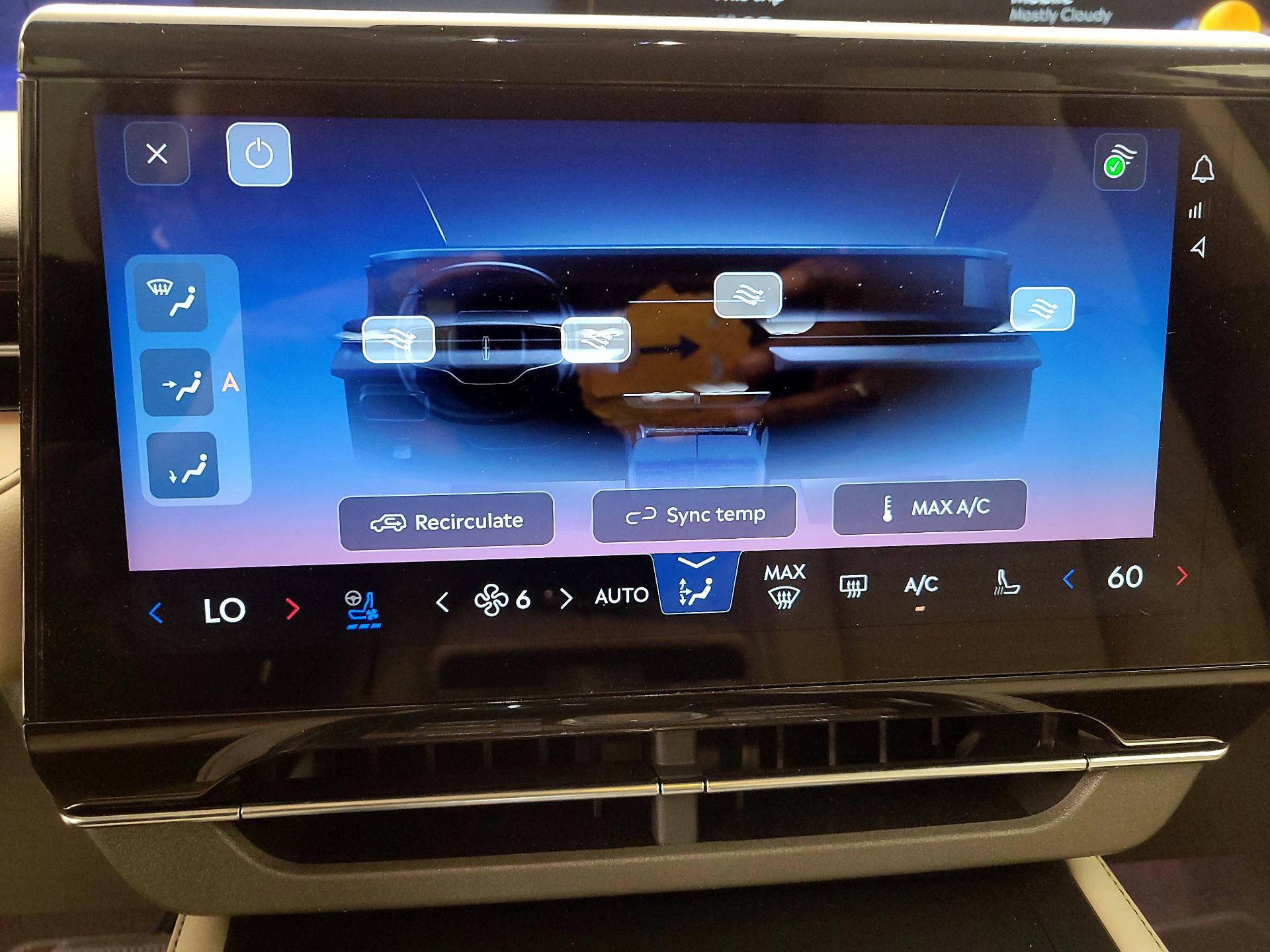 Thumbnail: 2024 Lincoln Nautilus - 16