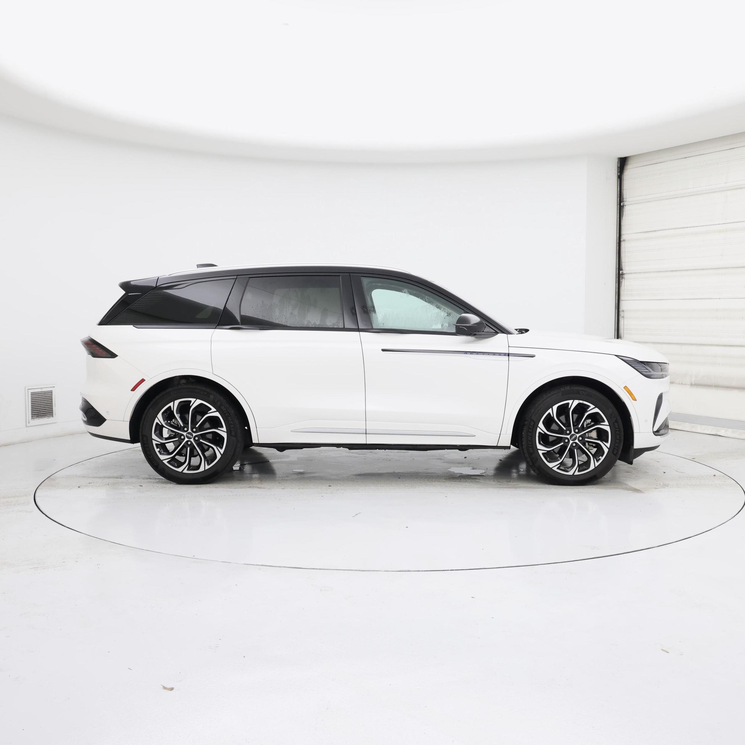 Thumbnail: 2024 Lincoln Nautilus - 7