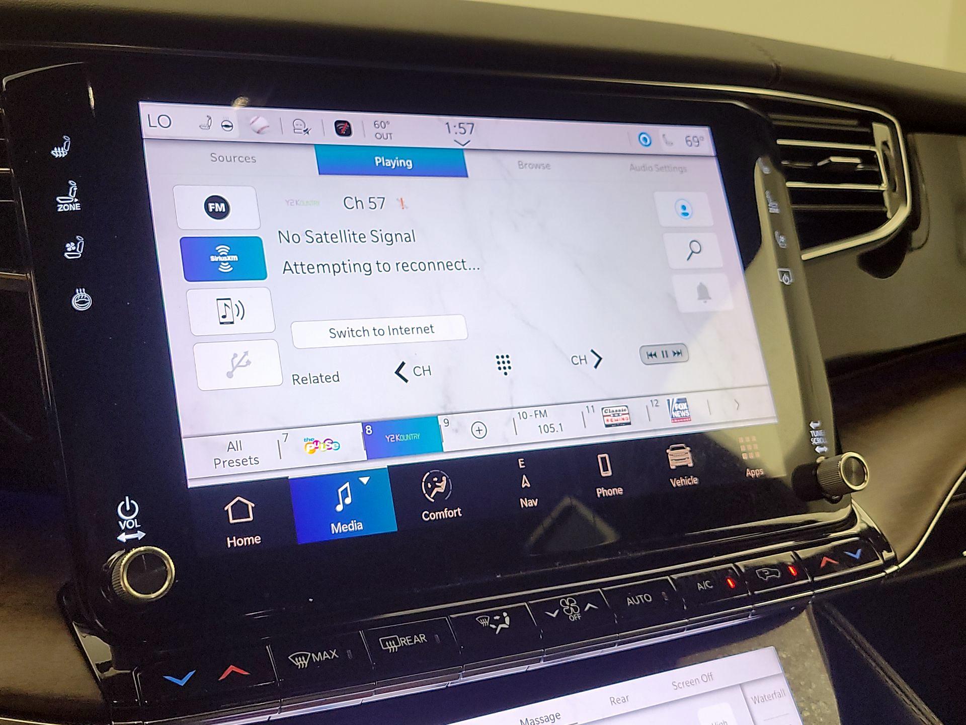 Thumbnail: 2022 Jeep Grand Wagoneer - 15