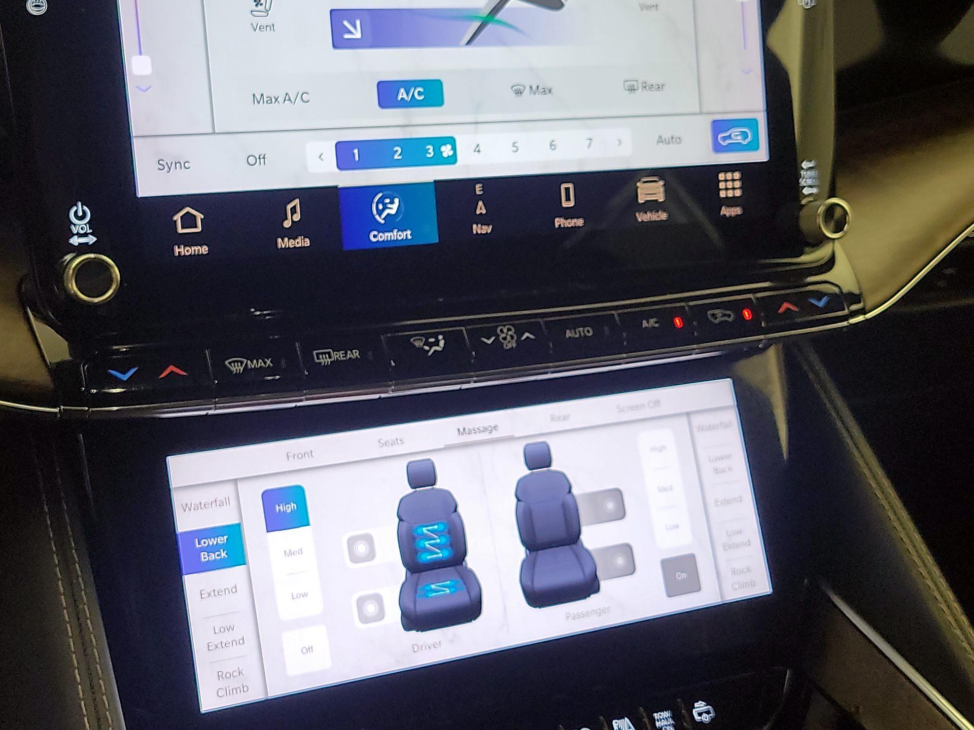 Thumbnail: 2022 Jeep Grand Wagoneer - 16