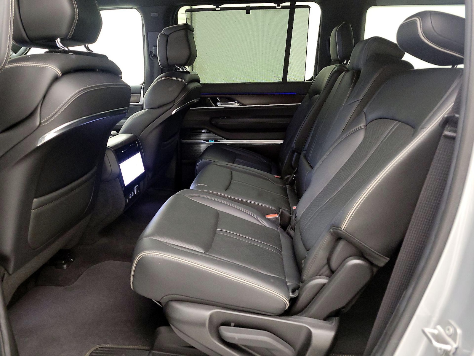 2022 Jeep Grand Wagoneer Series II - Photo 20