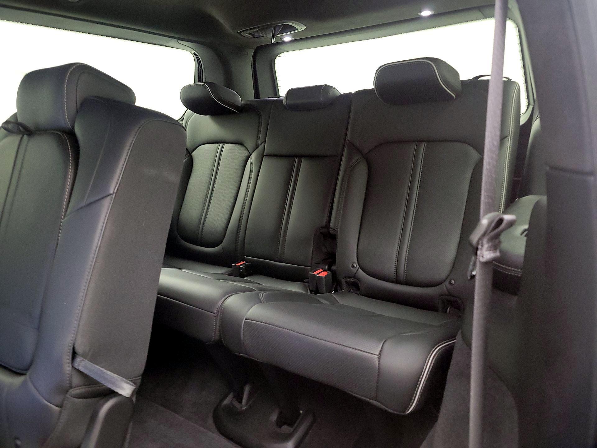 Thumbnail: 2022 Jeep Grand Wagoneer - 20