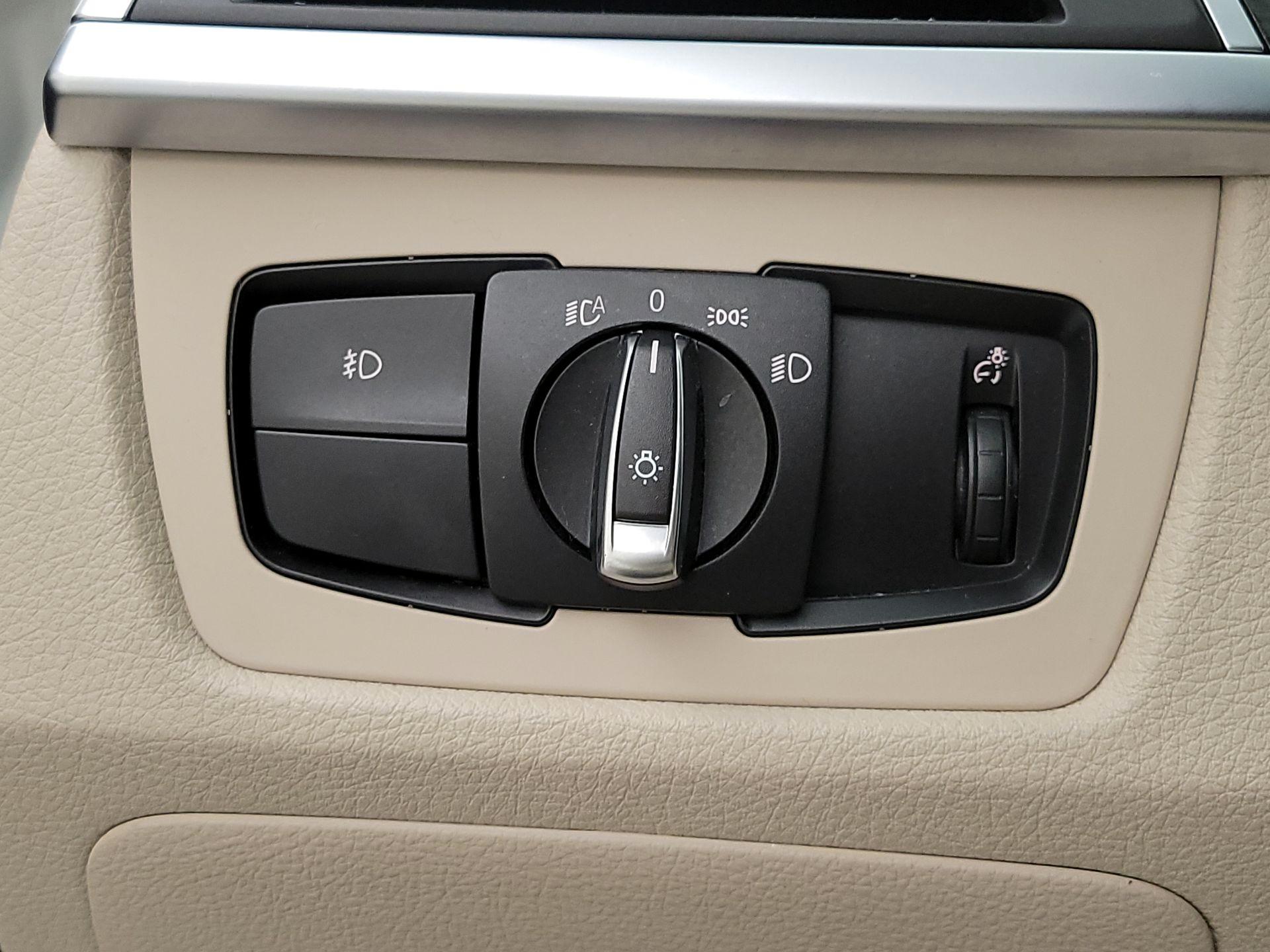 Thumbnail: 2016 BMW 3 Series - 13