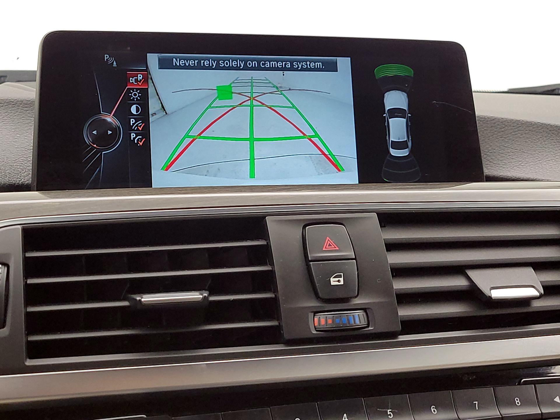 Thumbnail: 2016 BMW 3 Series - 14