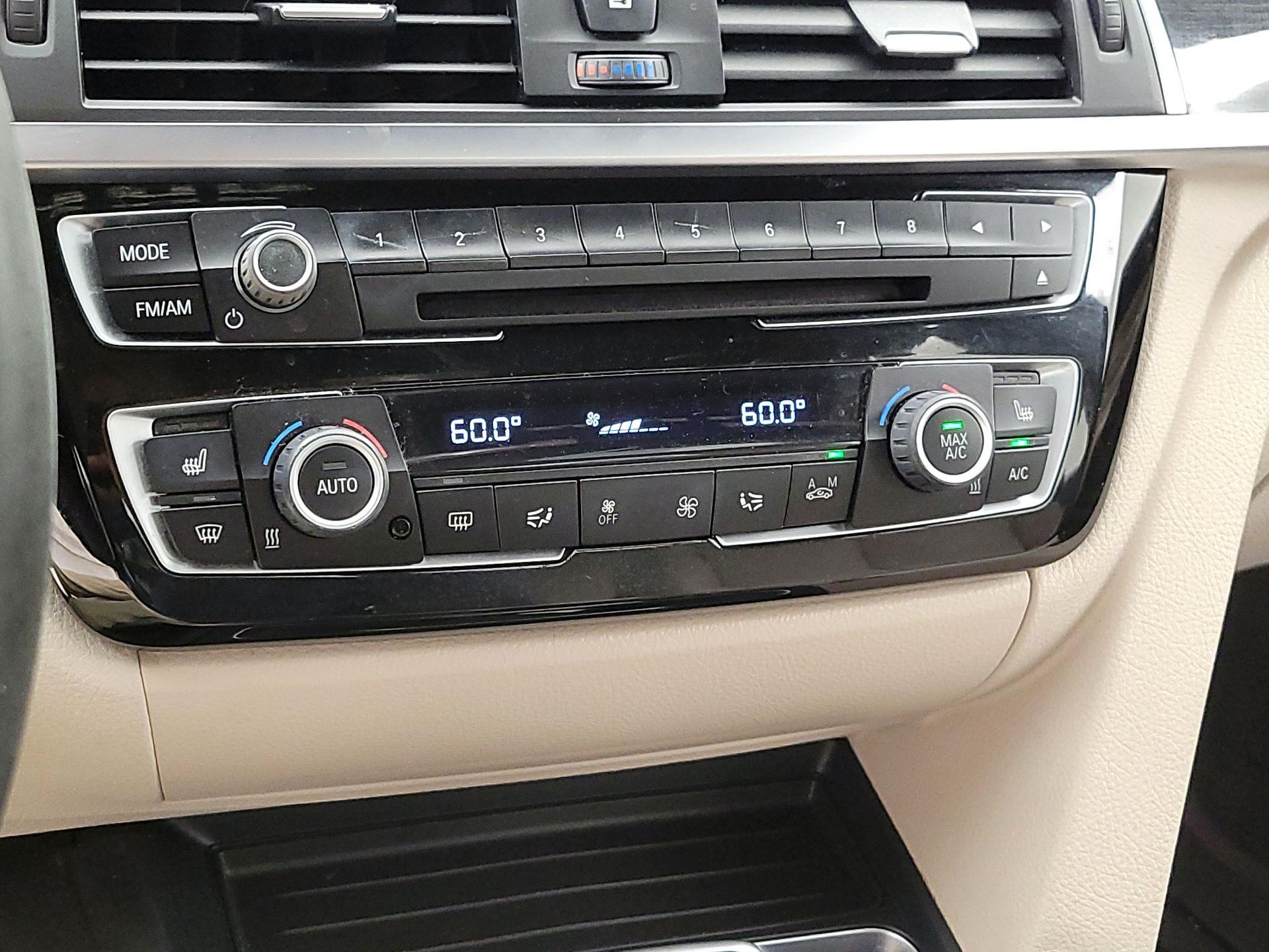 Thumbnail: 2016 BMW 3 Series - 16