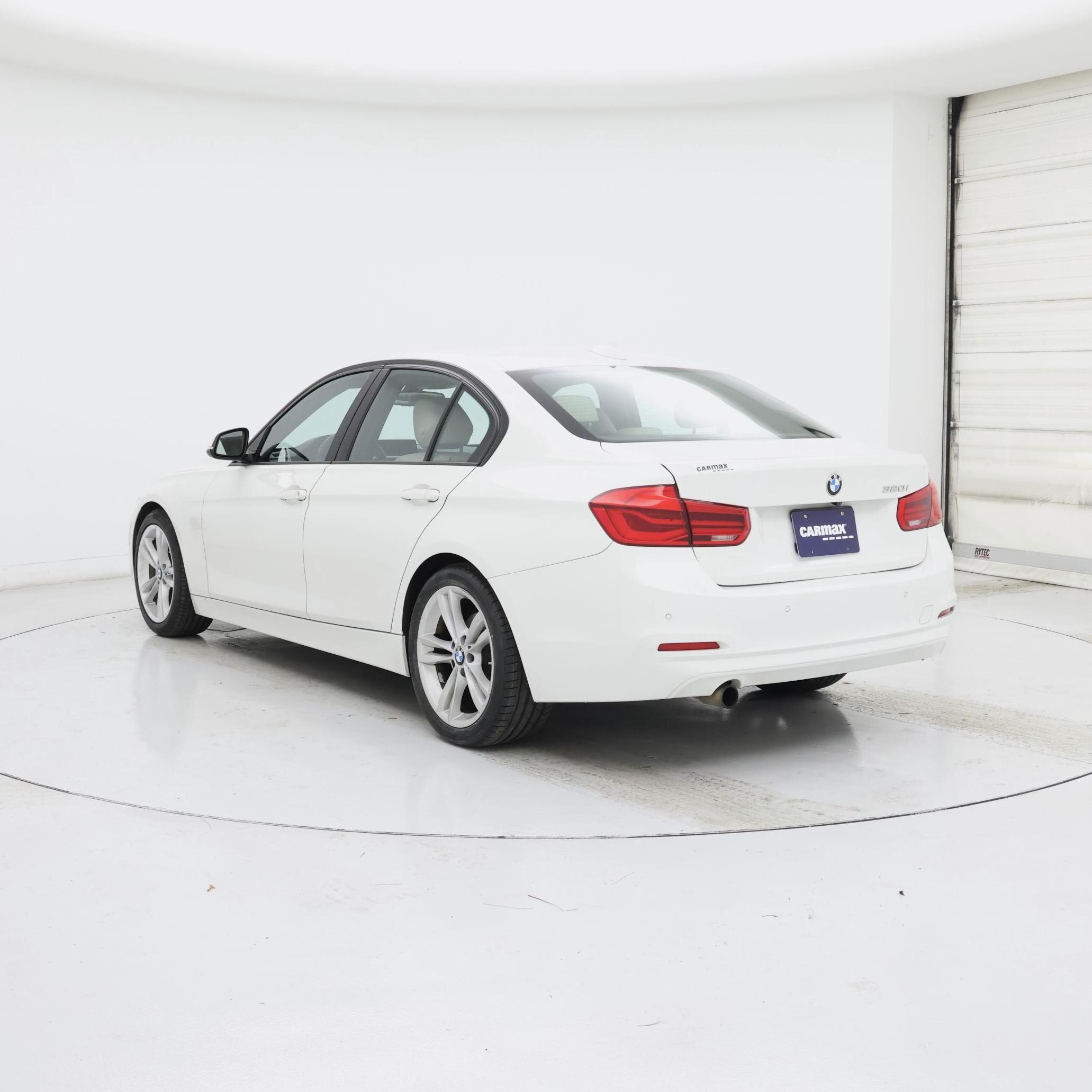 Thumbnail: 2016 BMW 3 Series - 2