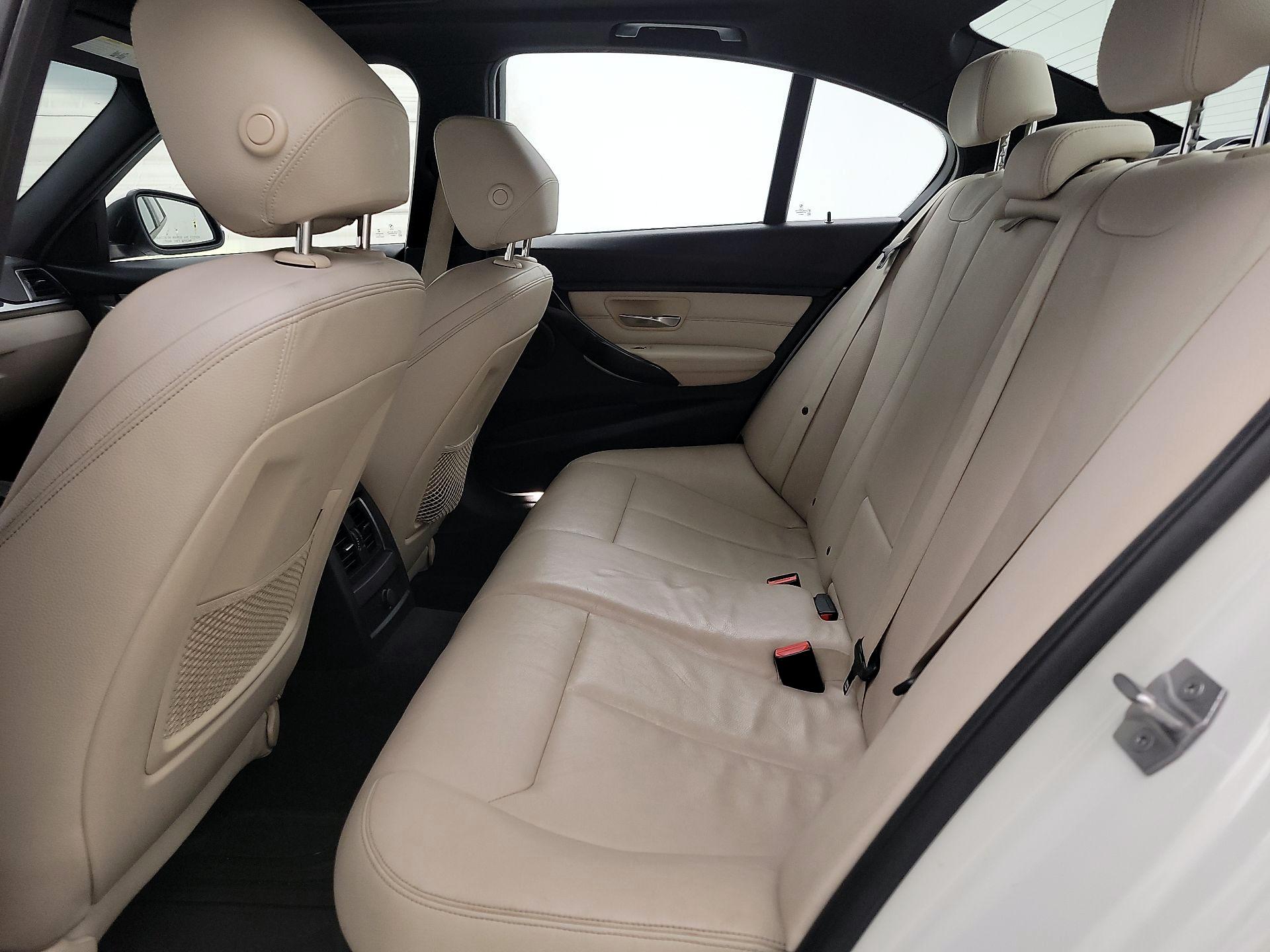 Thumbnail: 2016 BMW 3 Series - 19