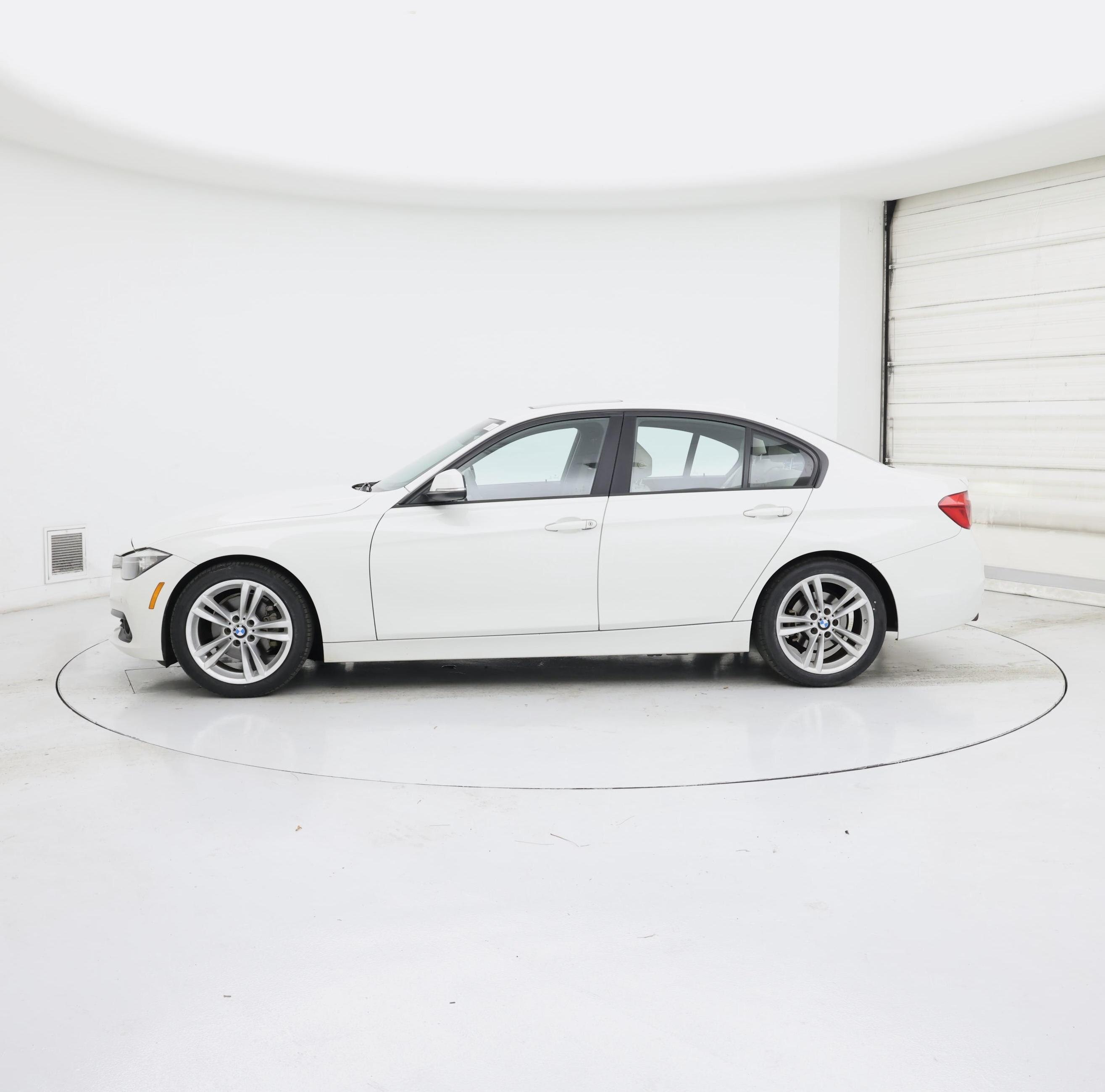 Thumbnail: 2016 BMW 3 Series - 3