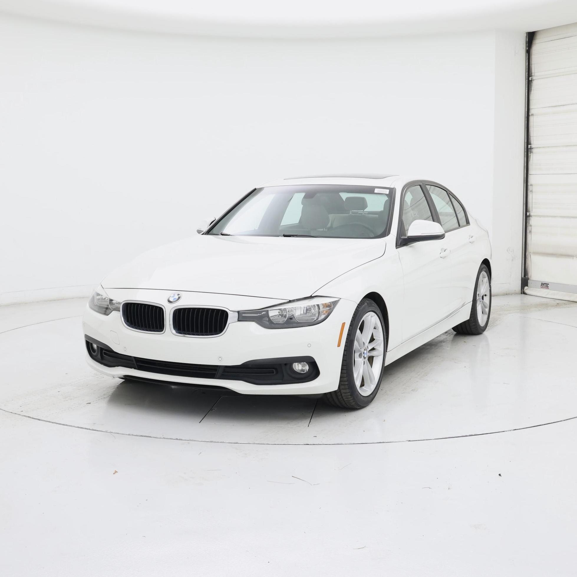 Thumbnail: 2016 BMW 3 Series - 4