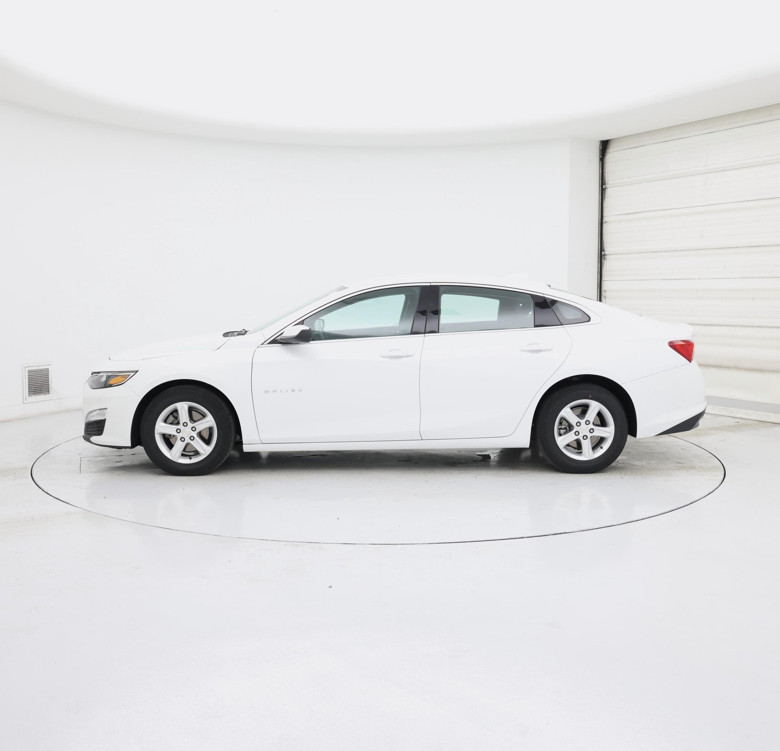 Thumbnail: 2024 Chevrolet Malibu - 3