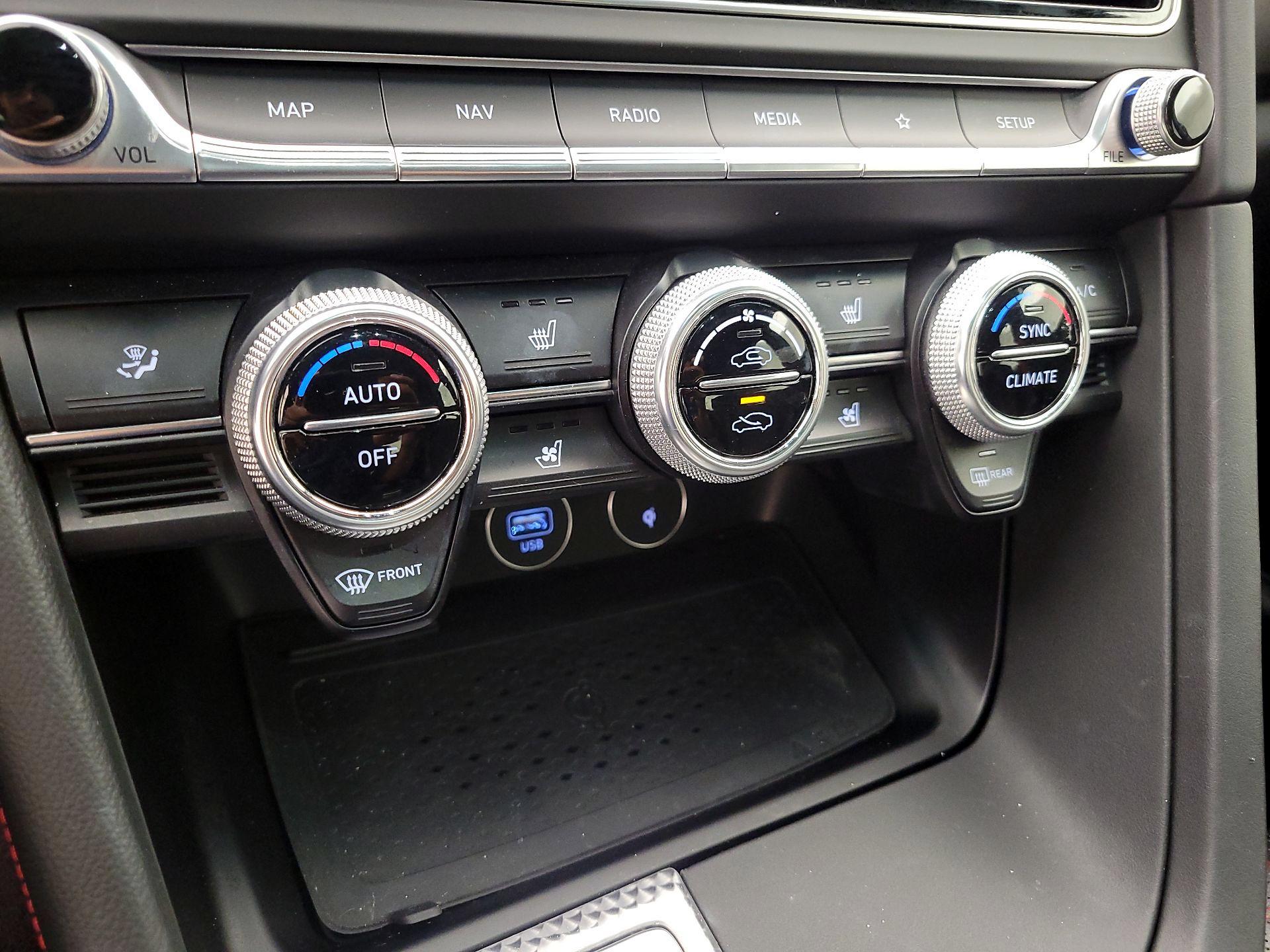 Thumbnail: 2023 Genesis G70 - 14