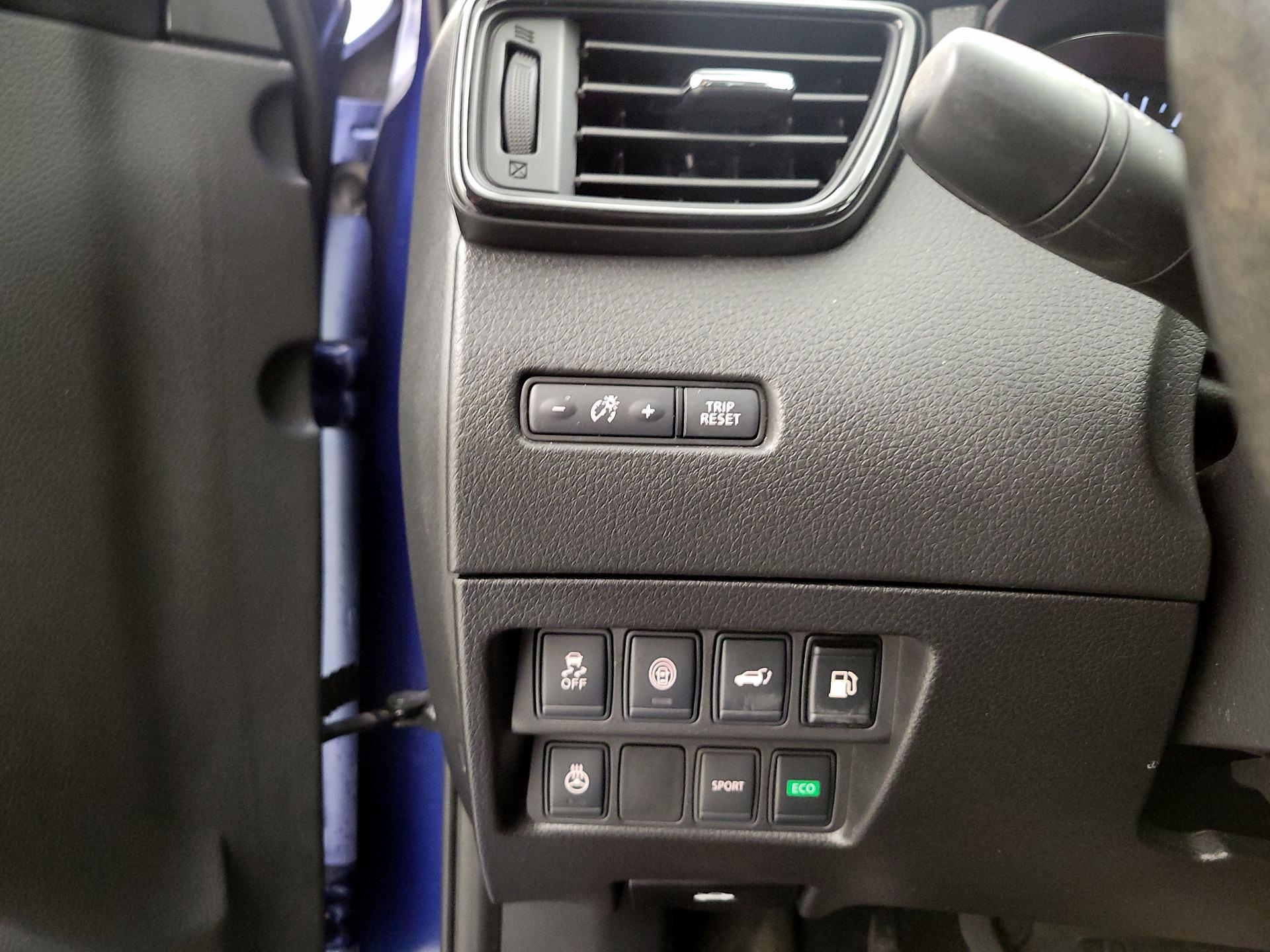 Thumbnail: 2018 Nissan Rogue - 13