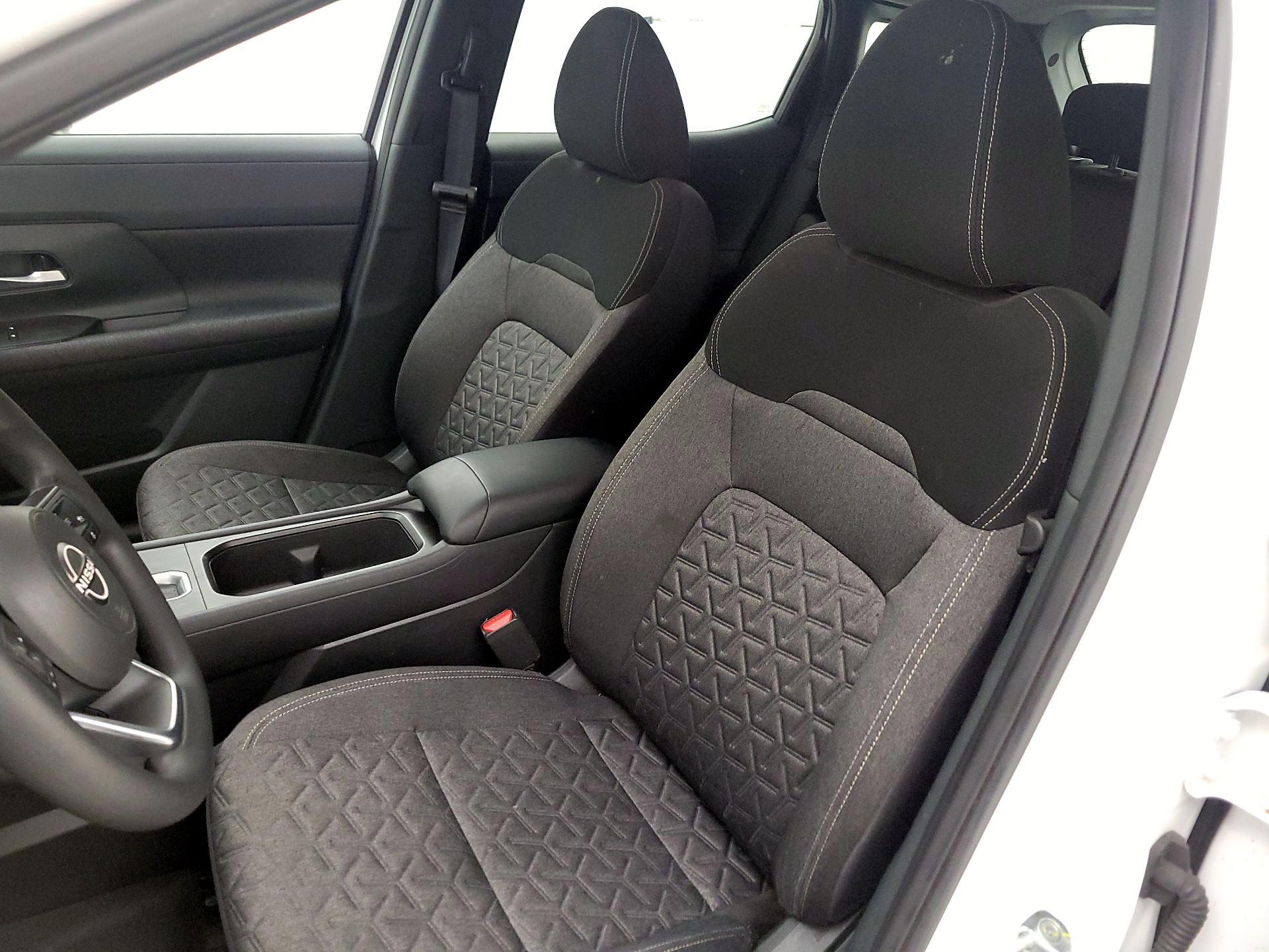 Thumbnail: 2025 Nissan Kicks - 11