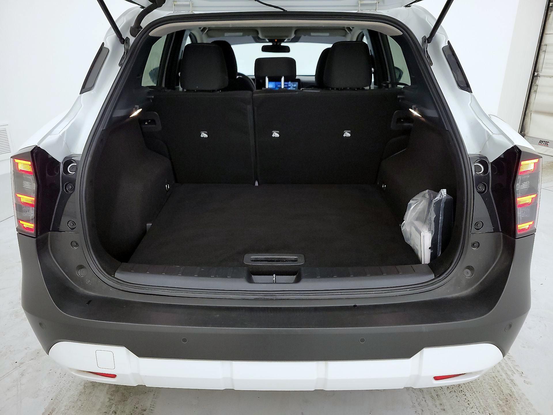 Thumbnail: 2025 Nissan Kicks - 19