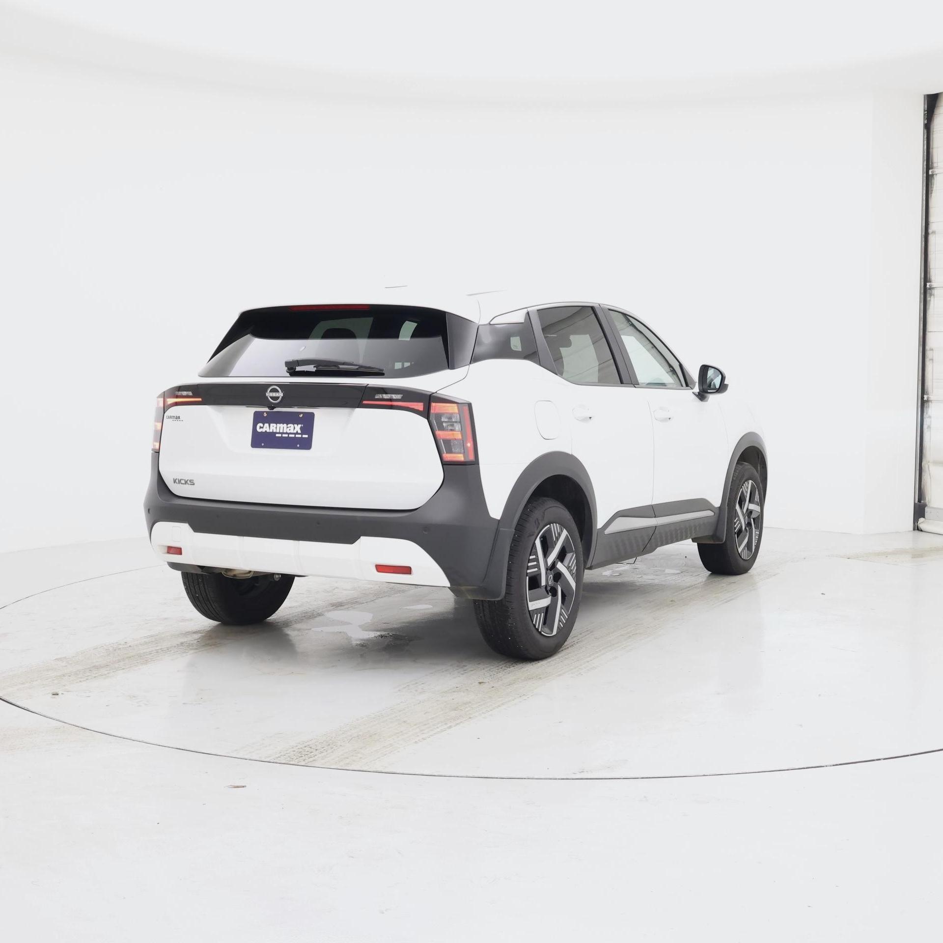 Thumbnail: 2025 Nissan Kicks - 8