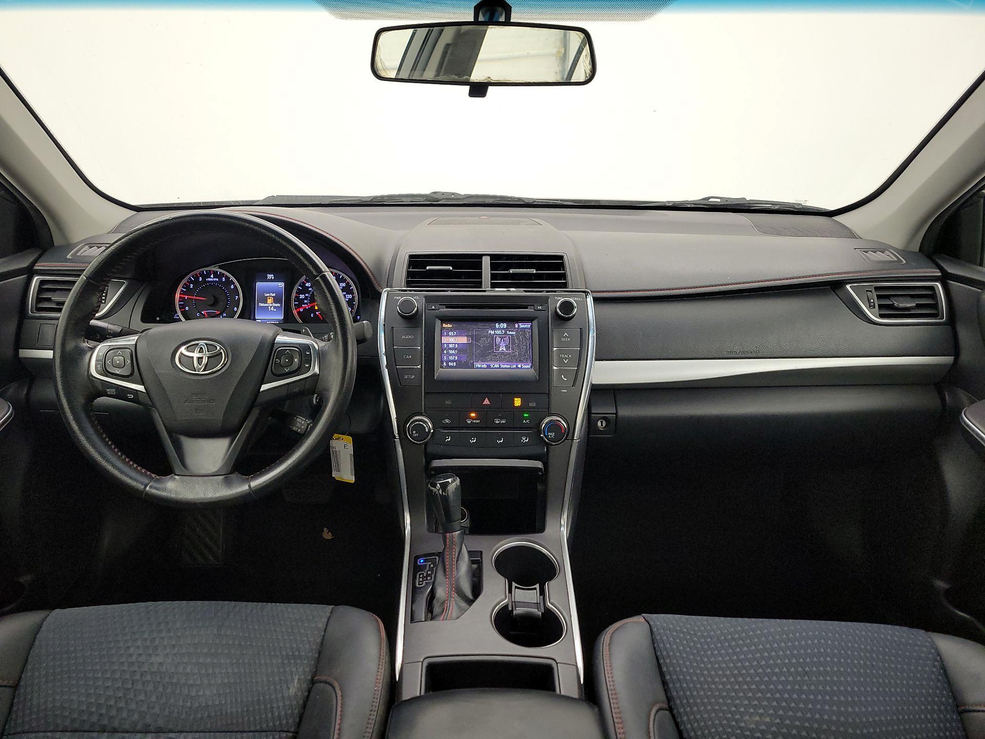 Thumbnail: 2015 Toyota Camry - 9