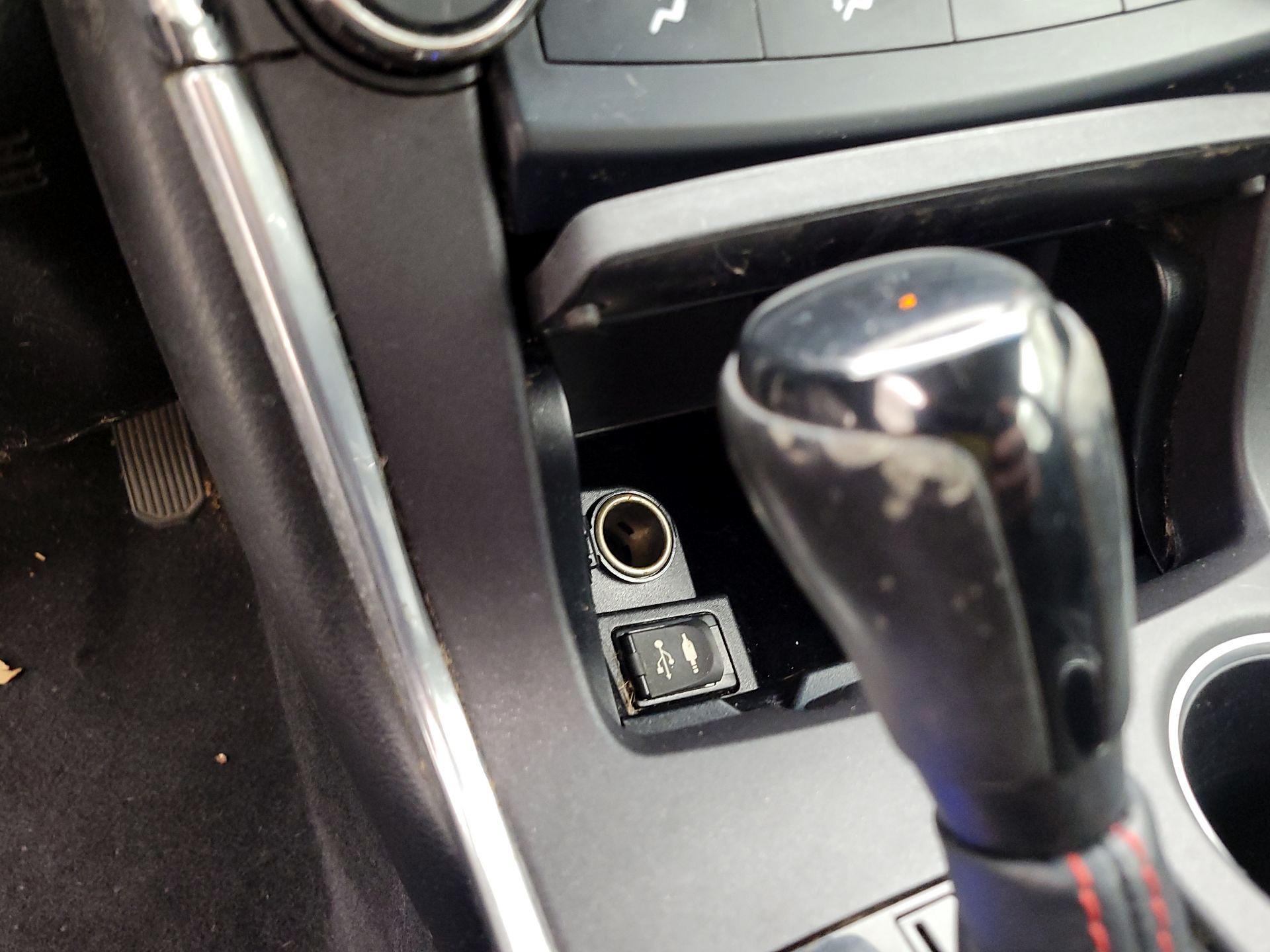 Thumbnail: 2015 Toyota Camry - 18