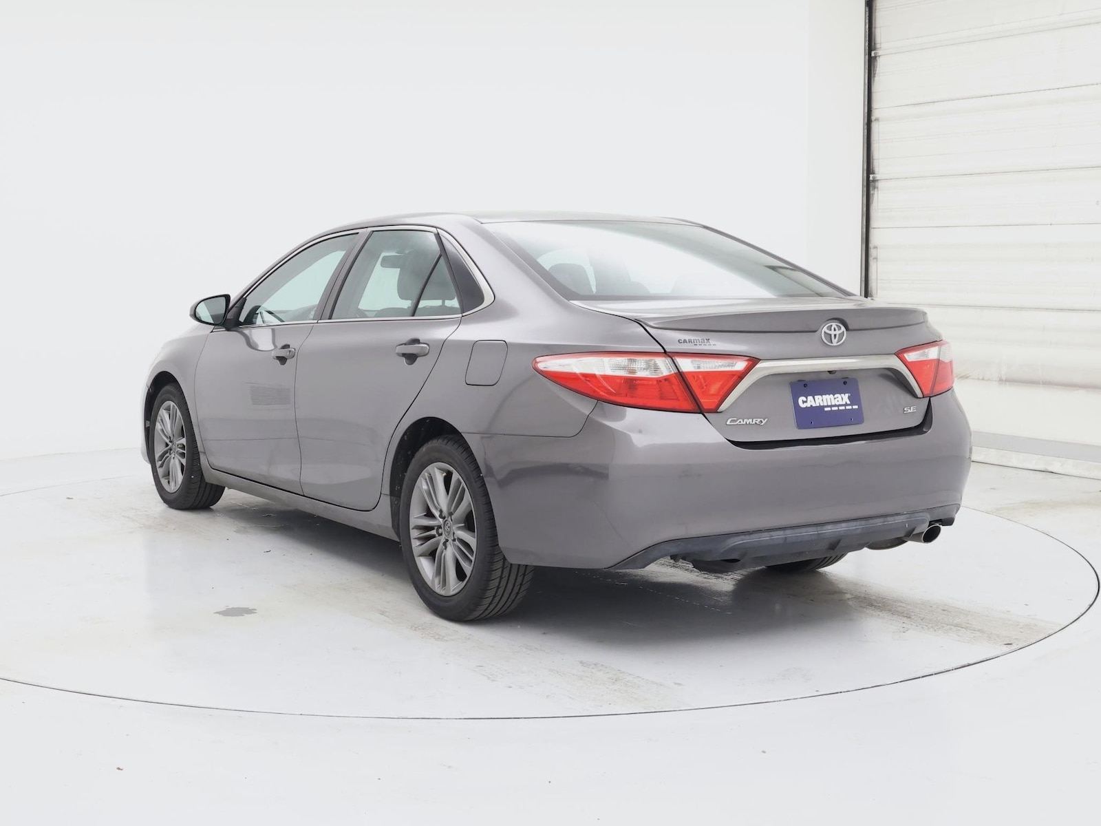 2015 Toyota Camry SE - Photo 3