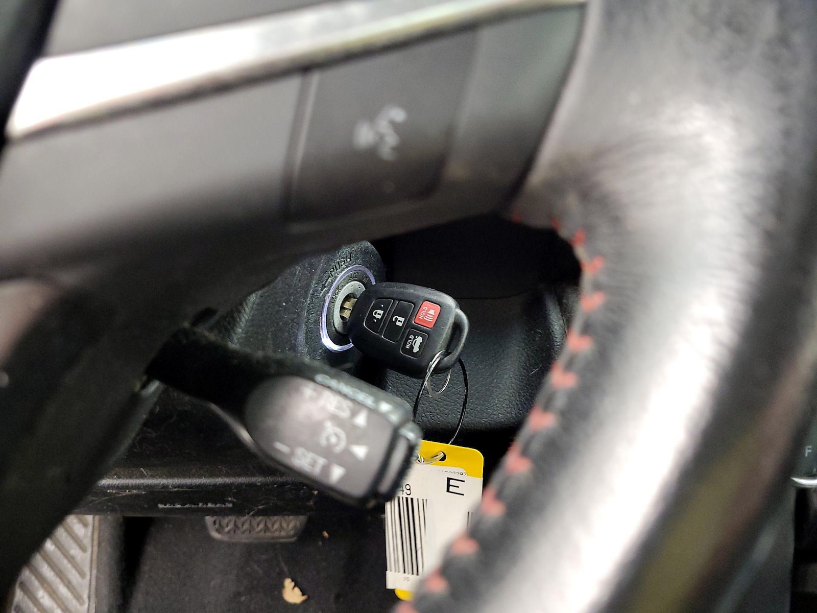 2015 Toyota Camry SE - Photo 23