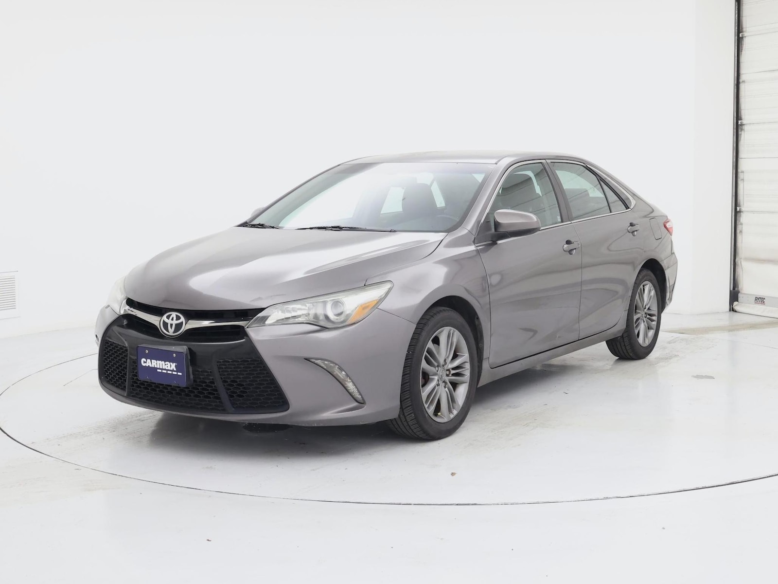 2015 Toyota Camry SE - Photo 5