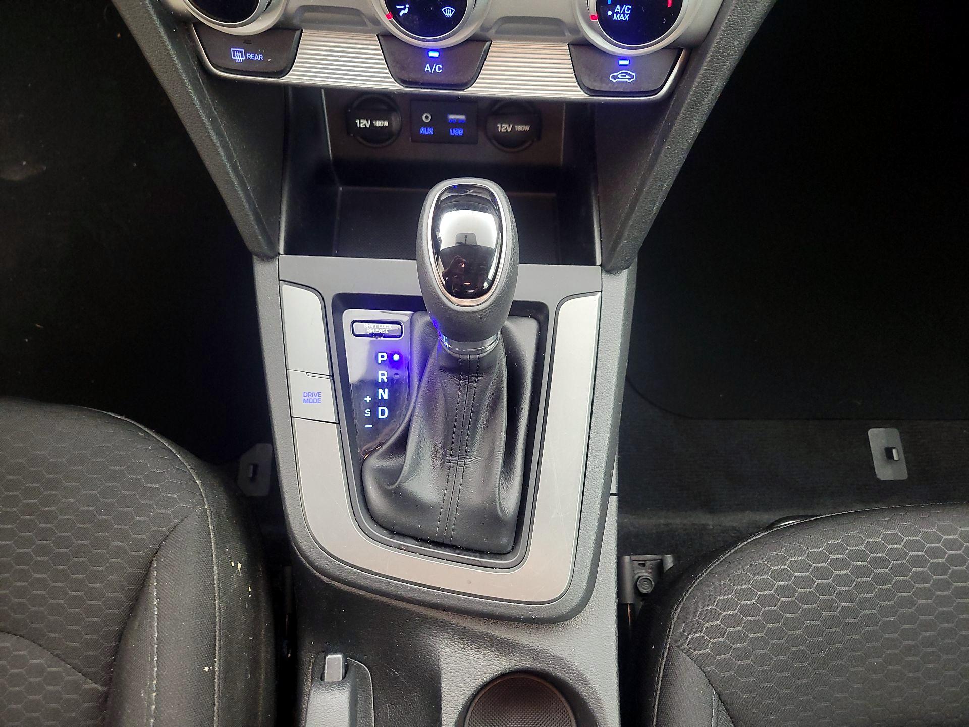 Thumbnail: 2019 Hyundai Elantra - 17