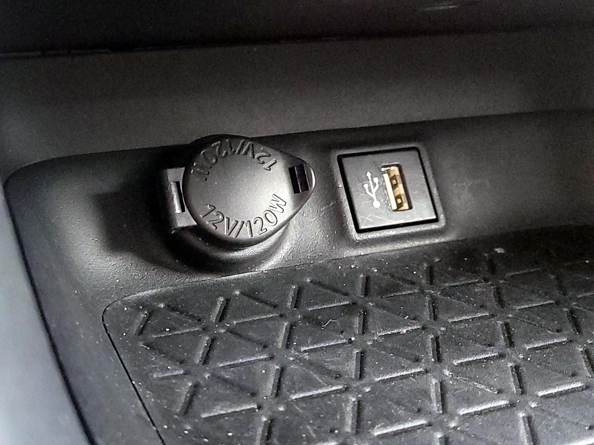 Thumbnail: 2023 Toyota RAV4 - 18